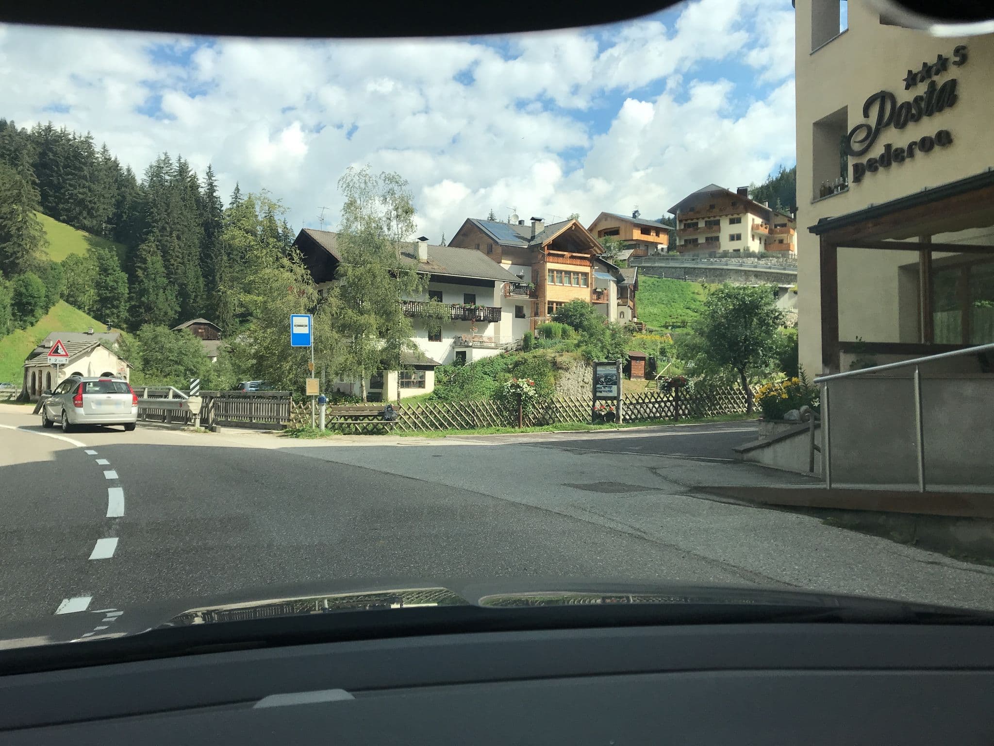 Street view near Posta Pederoa, La Valle - Wengen