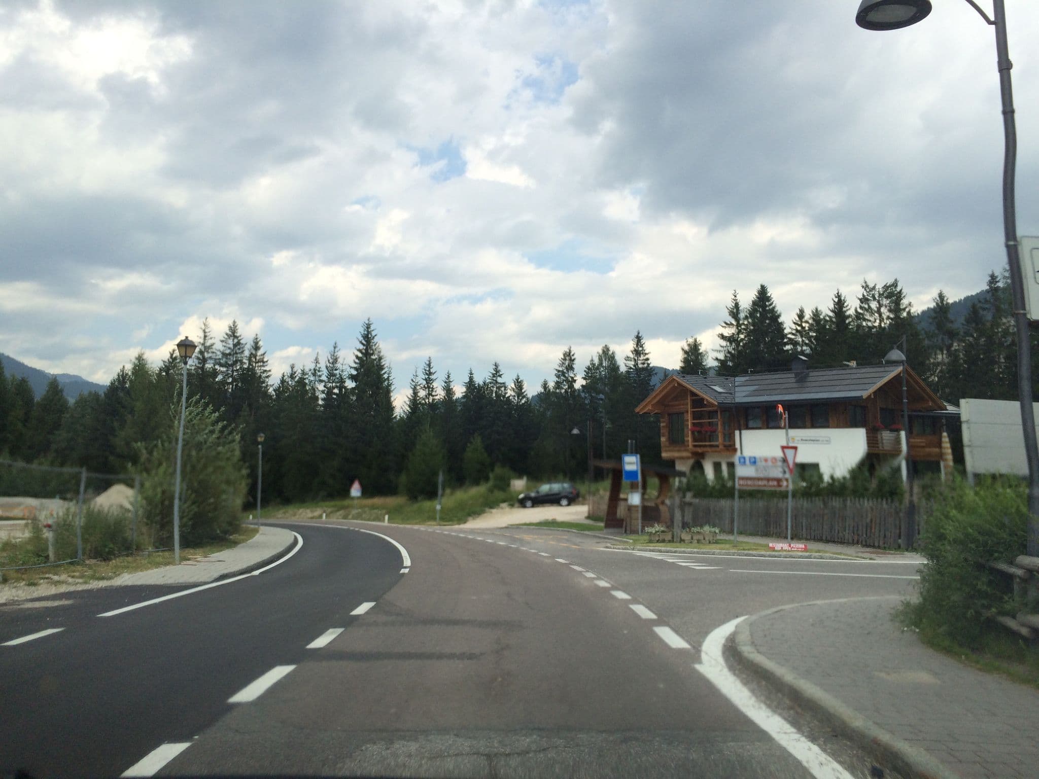Street view near Contrades, La Valle - Wengen