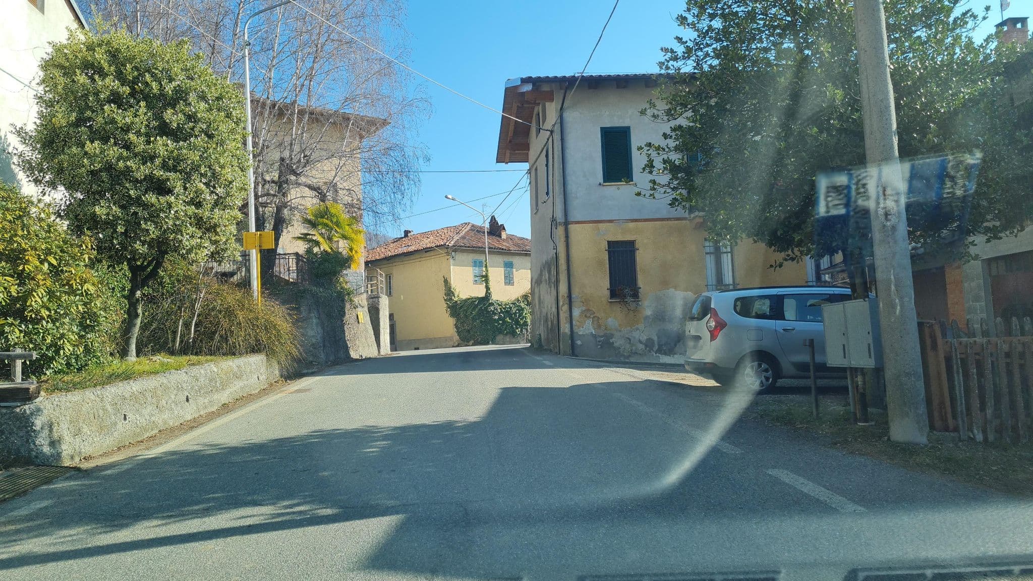 Street view near Casa Borio, Pettinengo — © laniuscollurio (CC BY-SA · Mapillary)