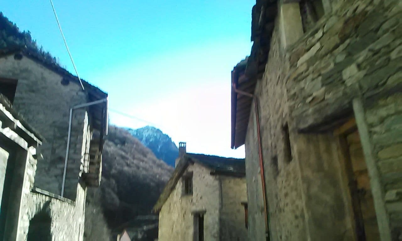 Street view near Azienda Agricola Val d'Egua, Varallo — © mikki65 (CC BY-SA · Mapillary)