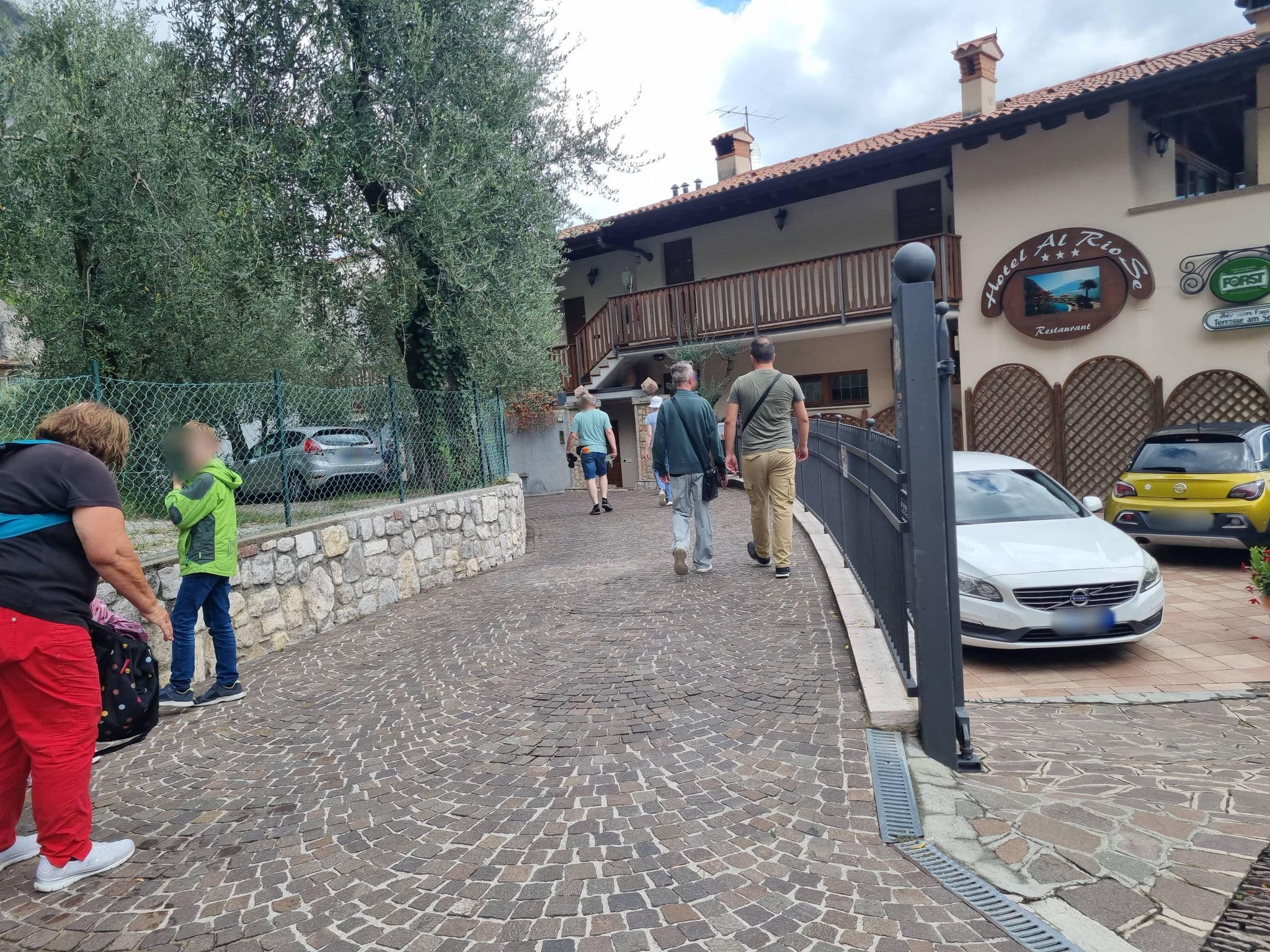 Street view near Hotel al Rio Sé, Limone sul Garda — © dsmm (CC BY-SA · Mapillary)