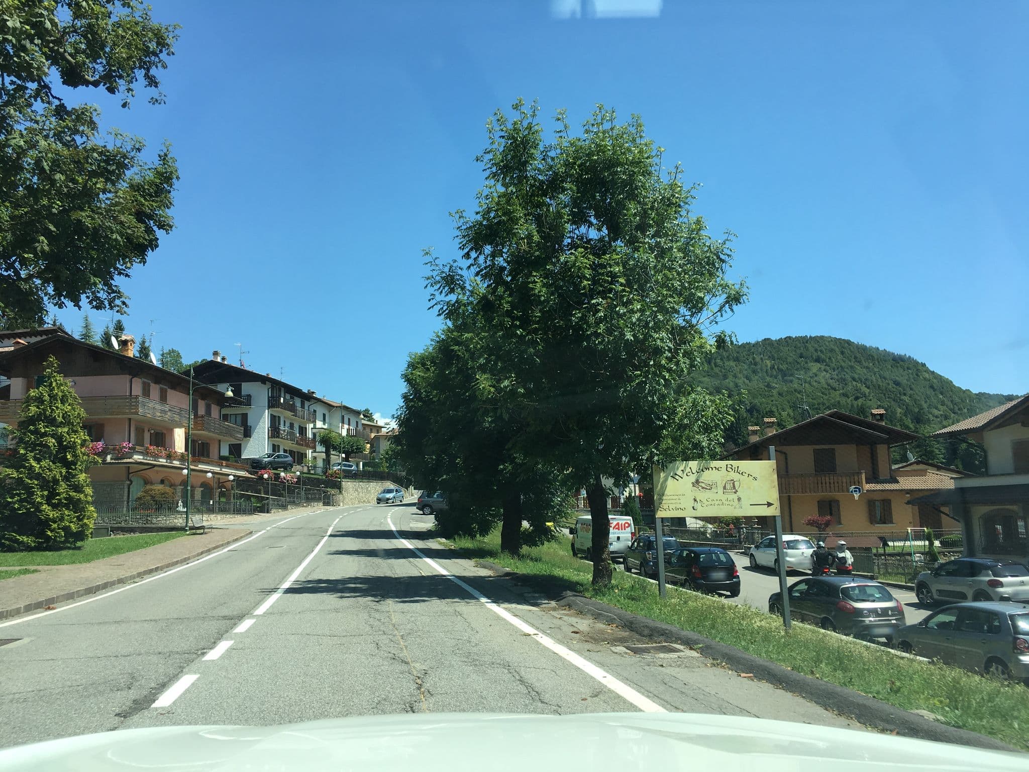 Street view near Hotel Ristorante Il Marcellino, Selvino — © adirricor (CC BY-SA · Mapillary)