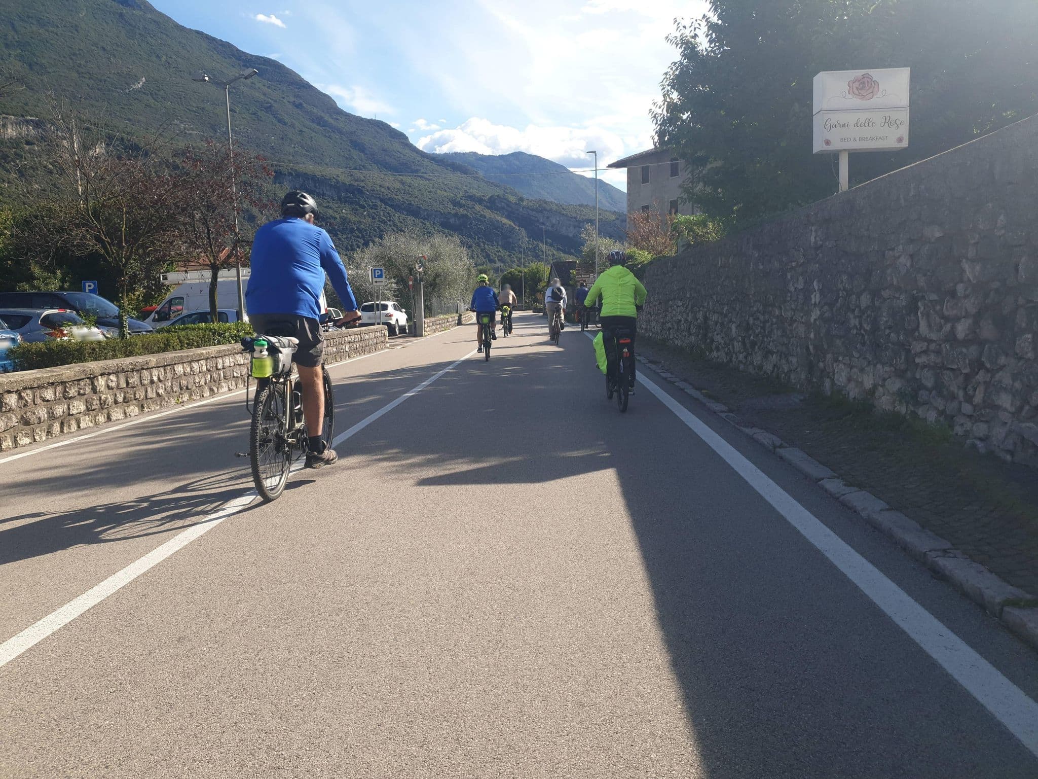 Street view near Garnì delle Rose, Dro — © voschix (CC BY-SA · Mapillary)