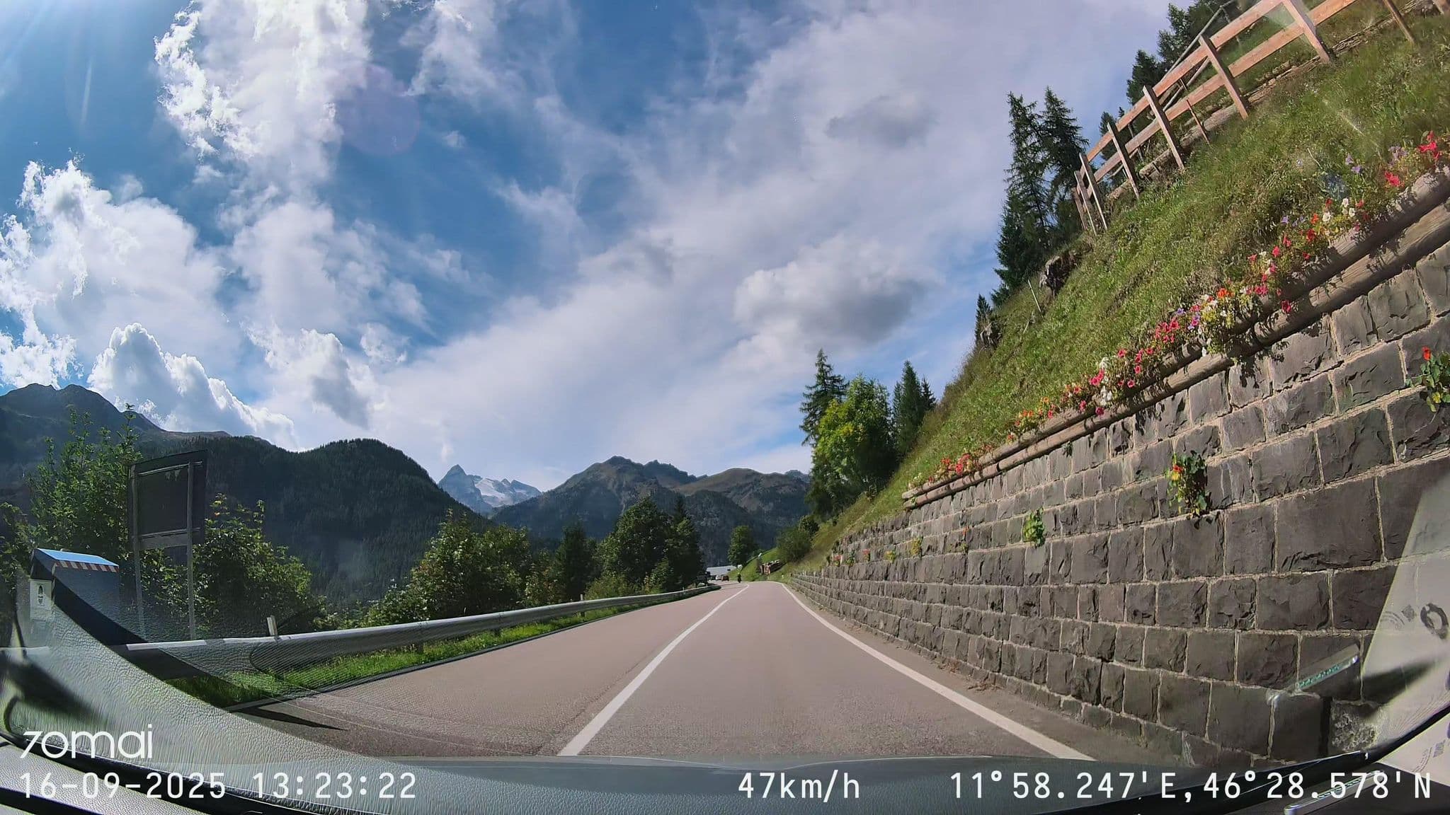Street view near Hotel Excelsior, Livinallongo del Col di Lana