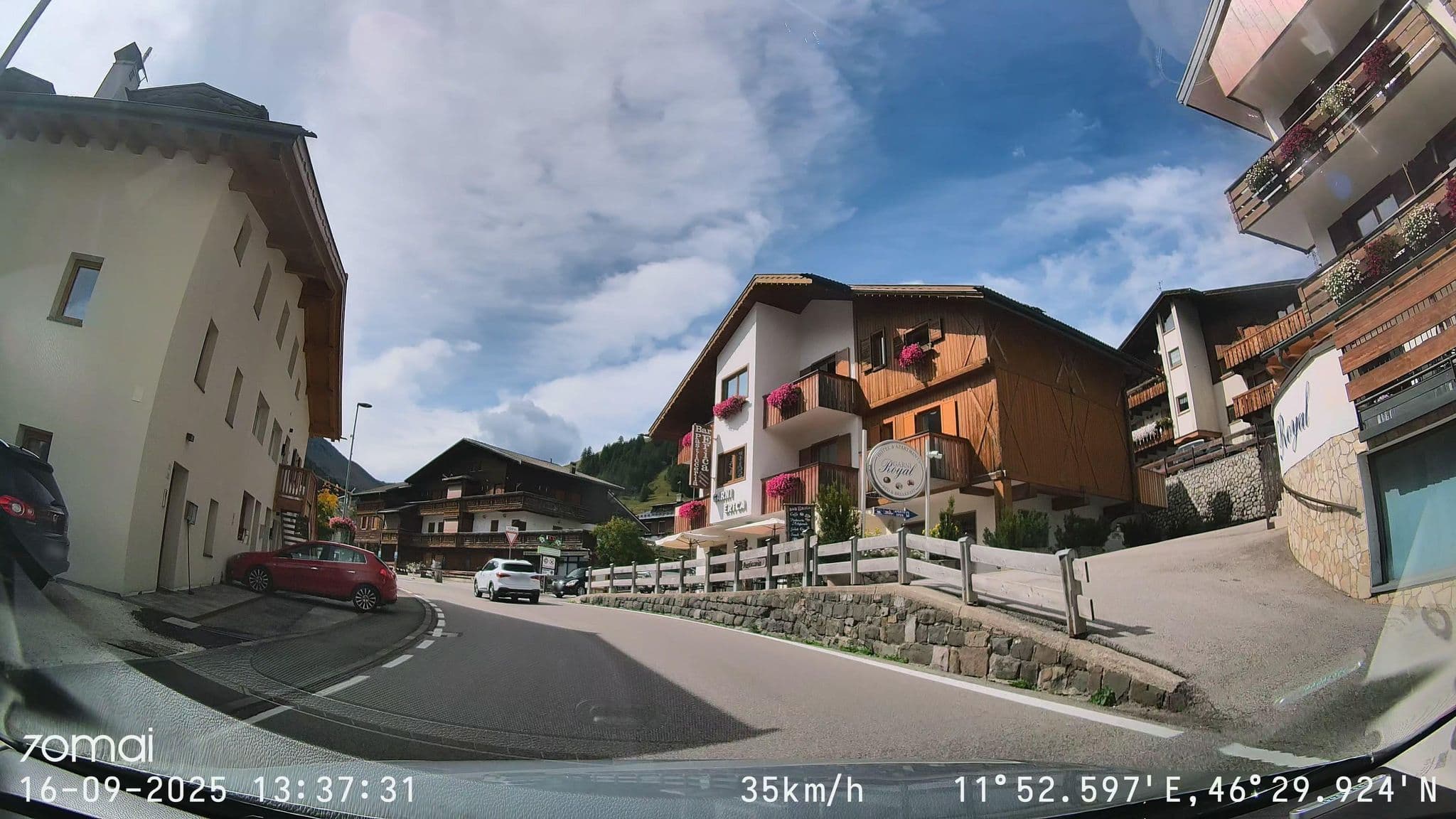 Street view near Affittacamere Blank, Livinallongo del Col di Lana — © doriel (CC BY-SA · Mapillary)