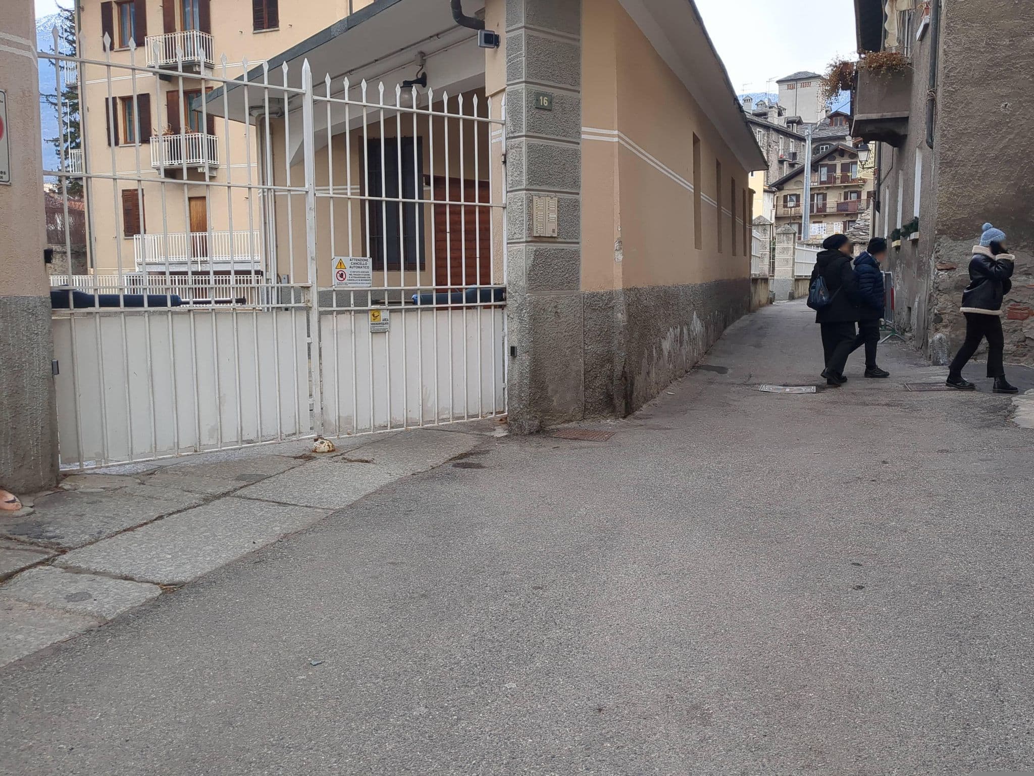 Street view near HB Aosta Hotel, Aosta — © jacopofar (CC BY-SA · Mapillary)