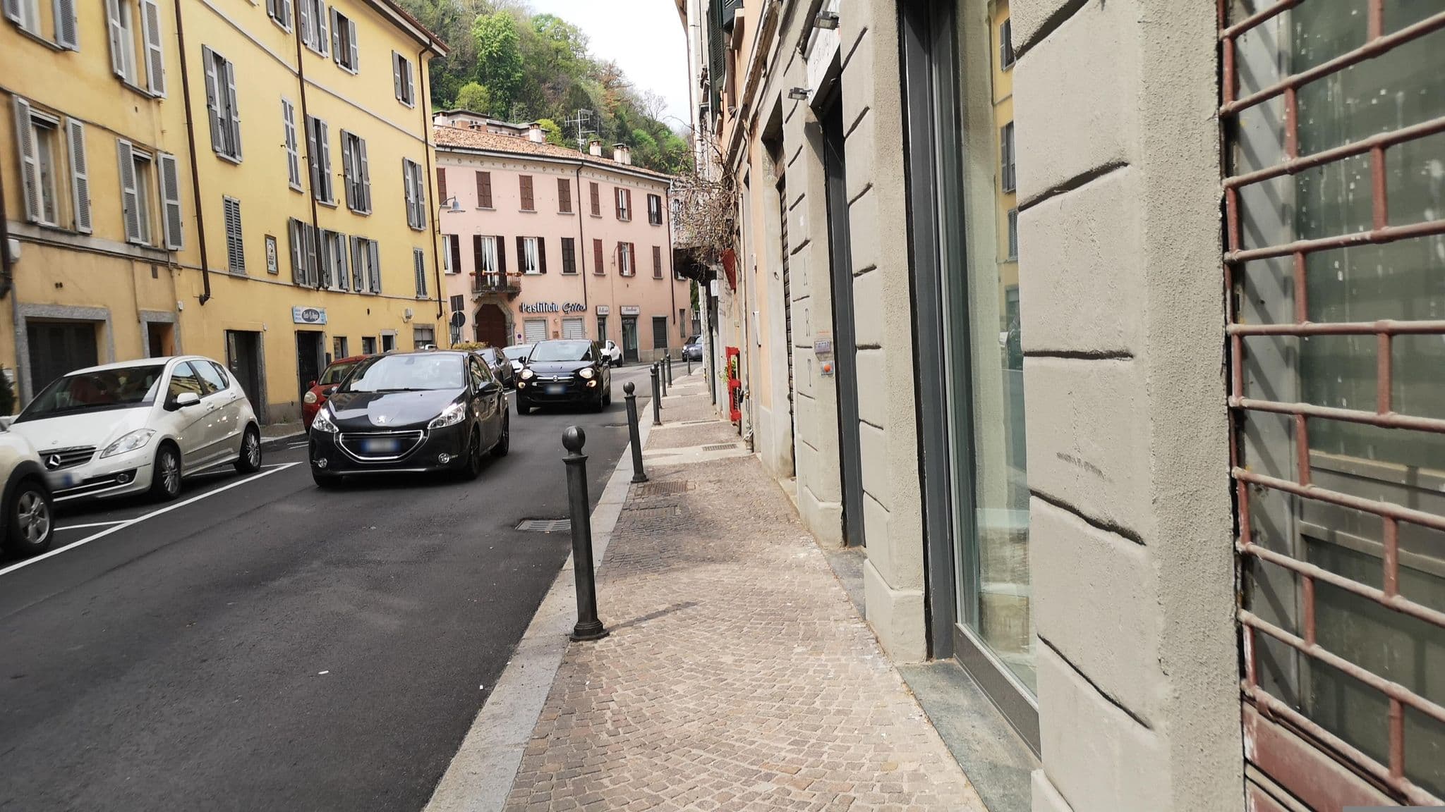 Street view near Hotel Borgovico, Como — © moon4 (CC BY-SA · Mapillary)