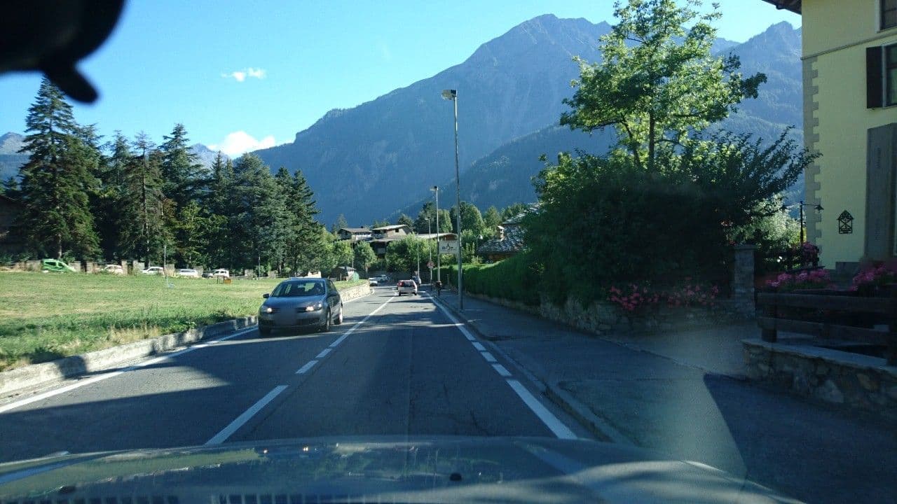 Street view near Villa Novecento, Courmayeur — © voschix (CC BY-SA · Mapillary)