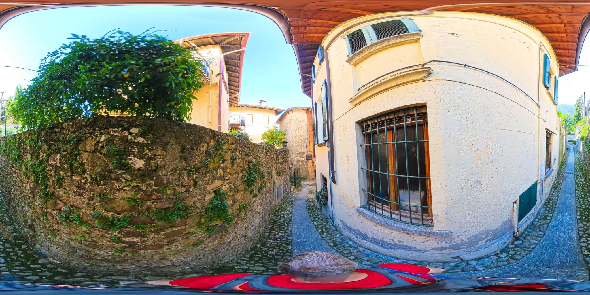 Street view near Casa Lumaca, Tremezzo — © Hol_Ger (CC BY-SA · Mapillary)
