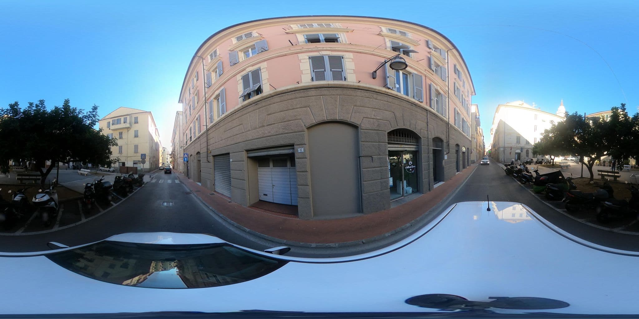 Street view near La Quinta Rossa, Imperia — © LucianoC63 (CC BY-SA · Mapillary)