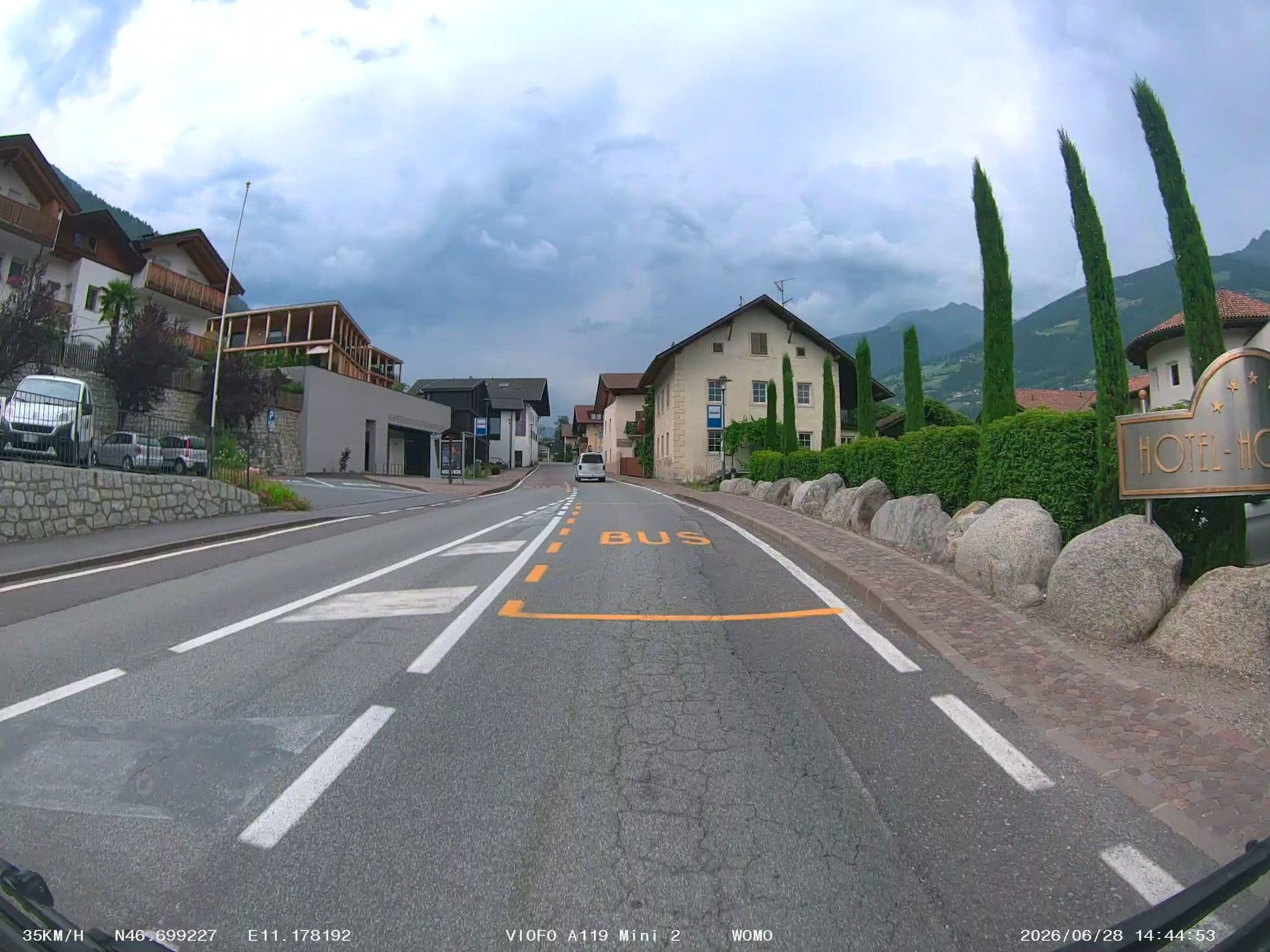 Street view near Hotel Hofbrunn, Scena - Schenna