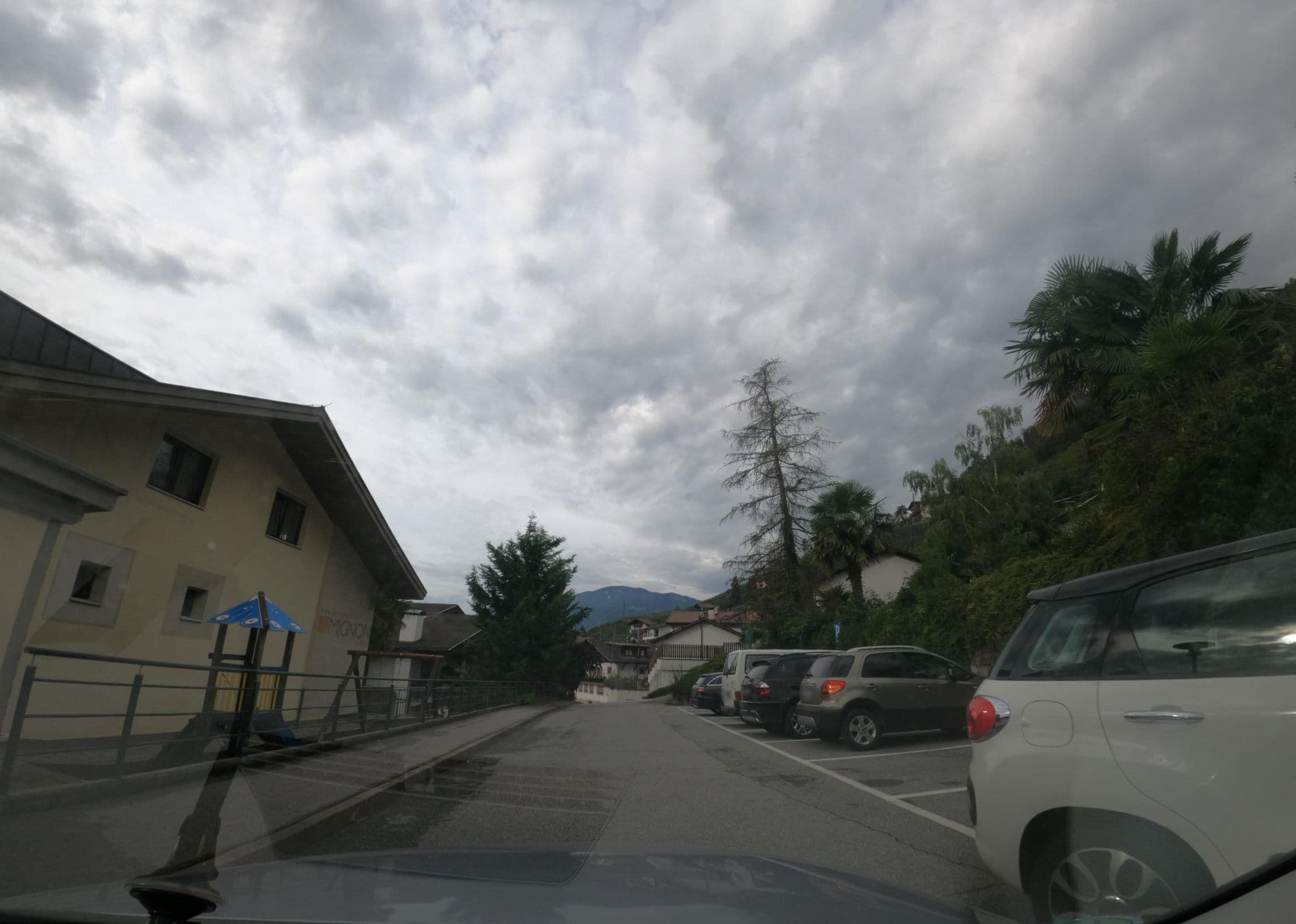 Street view near Mignon, Scena - Schenna