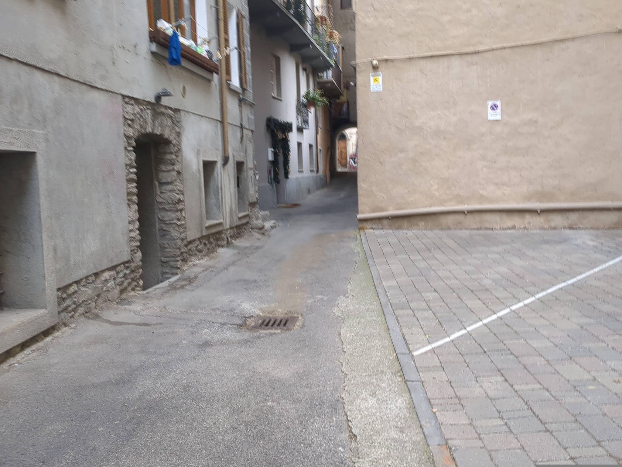 Street view near Inn Aosta: Flat Anemone, Aosta — © jacopofar (CC BY-SA · Mapillary)