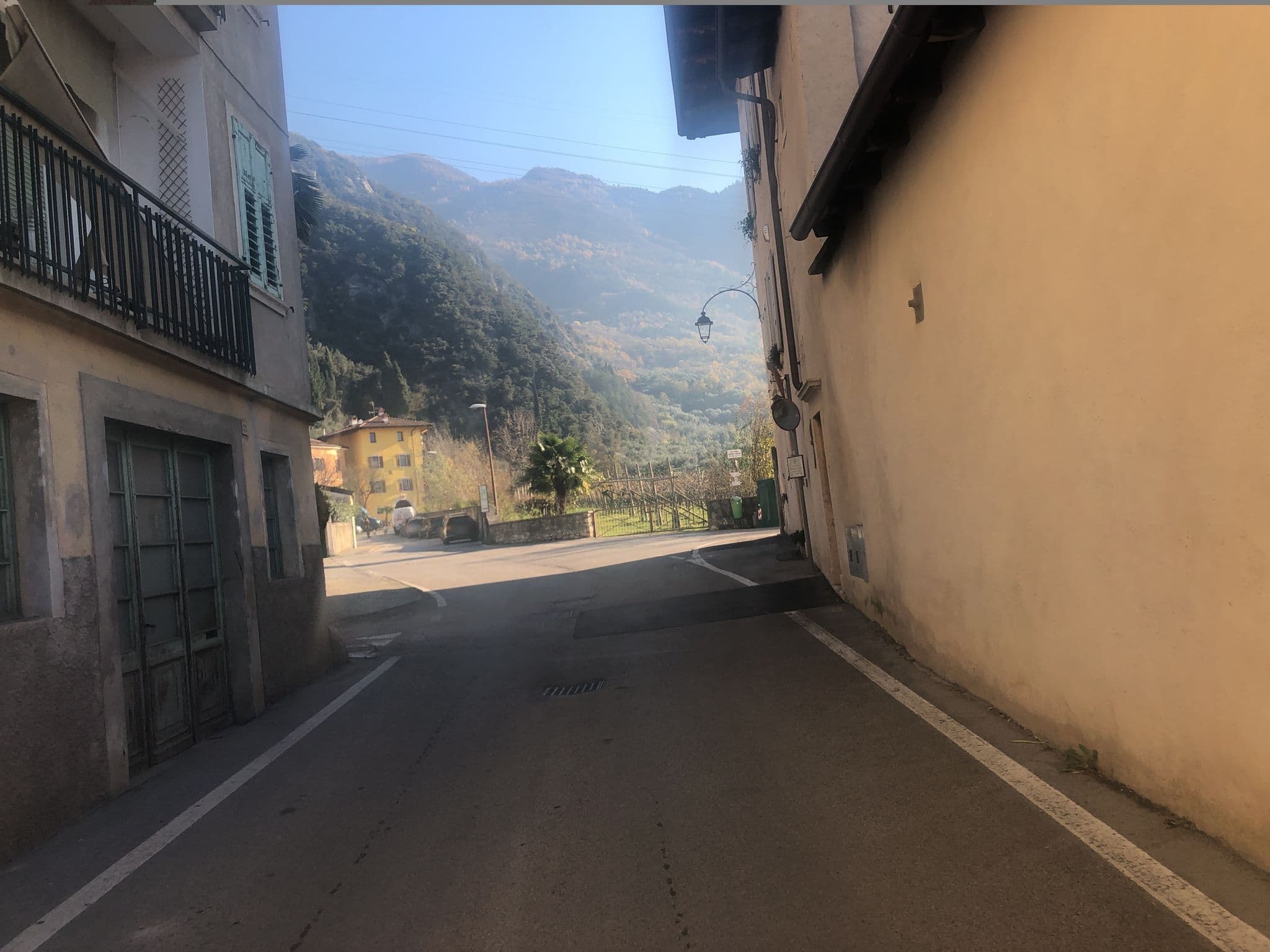 Street view near La casa di Virginia, Bolognano-Vignole — © mich74 (CC BY-SA · Mapillary)