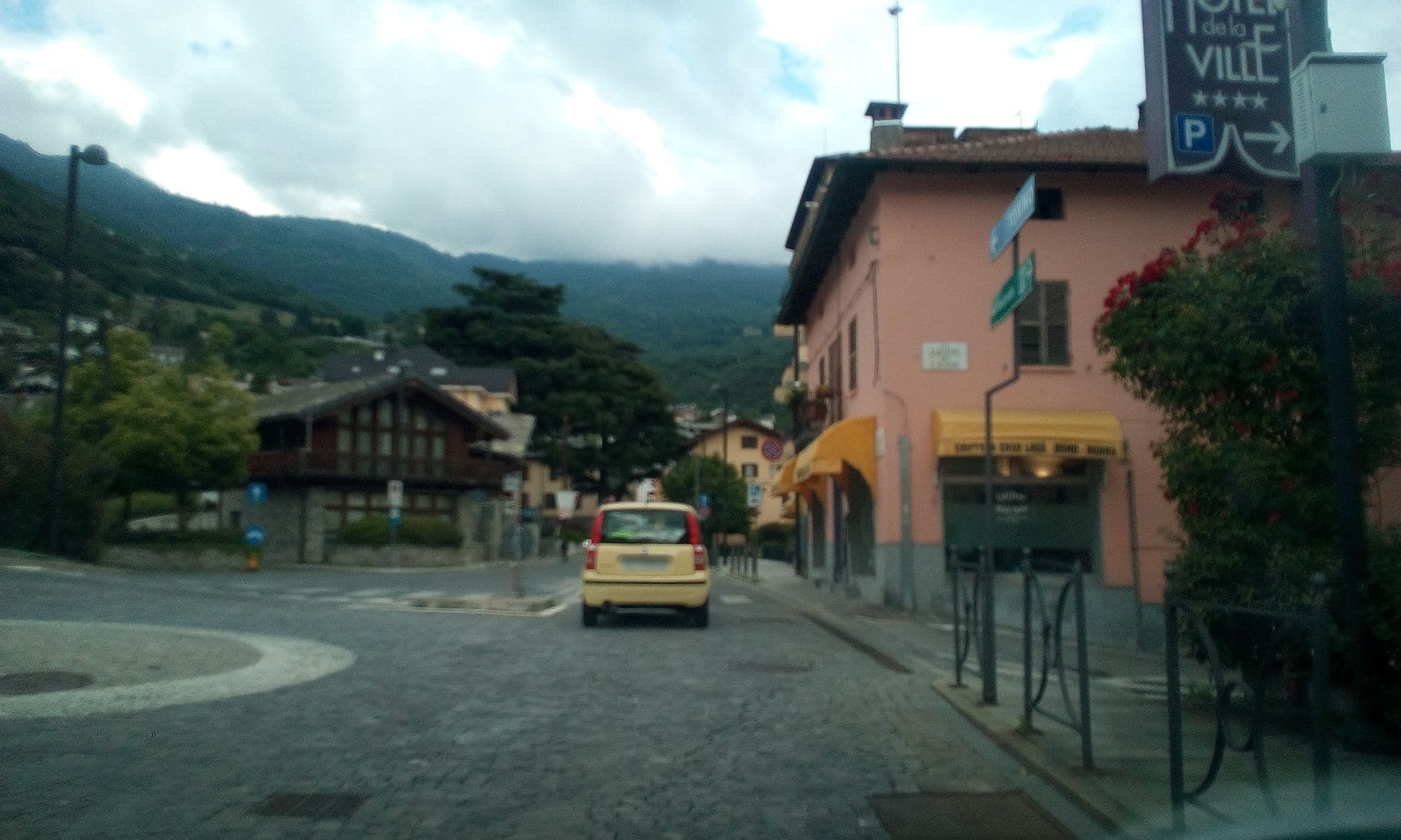 Street view near Hotel De La Ville, Saint-Vincent — © gianmarionavi (CC BY-SA · Mapillary)