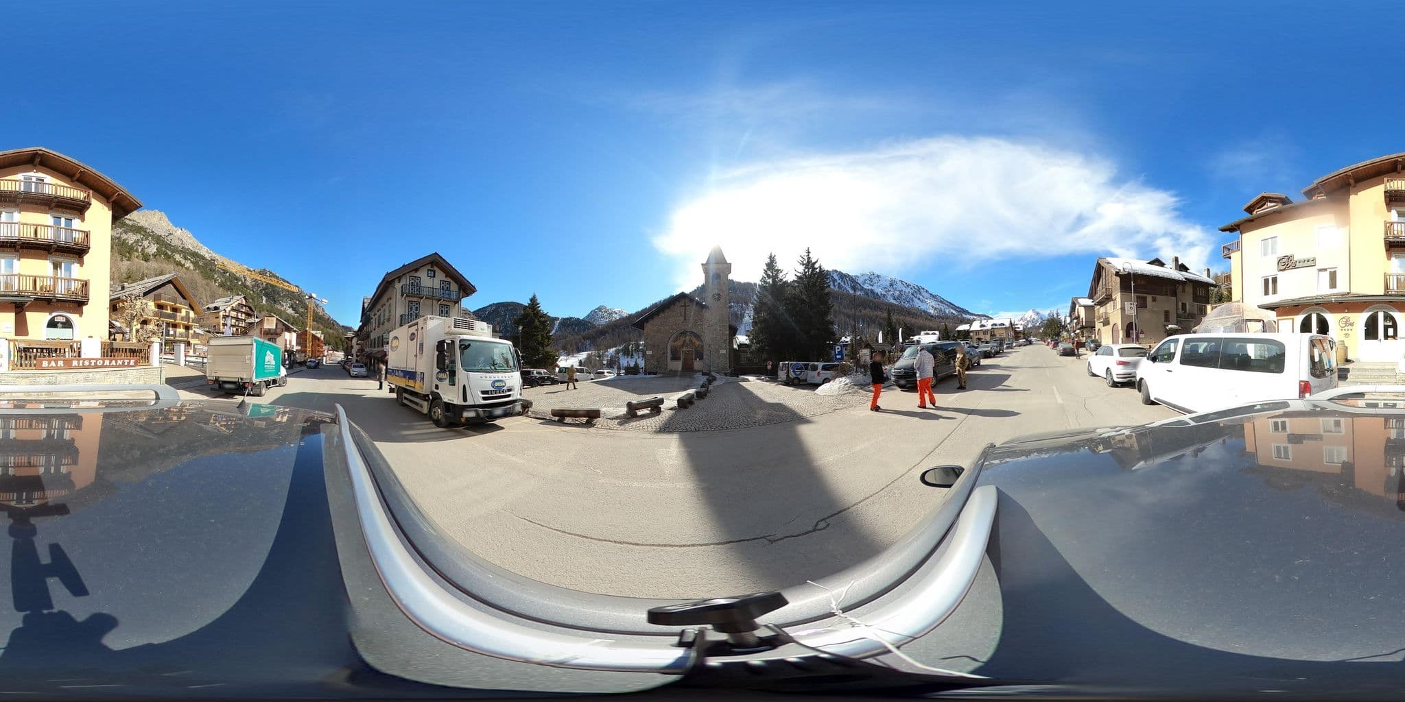 Street view near Hotel Bes, Oulx — © canfe (CC BY-SA · Mapillary)