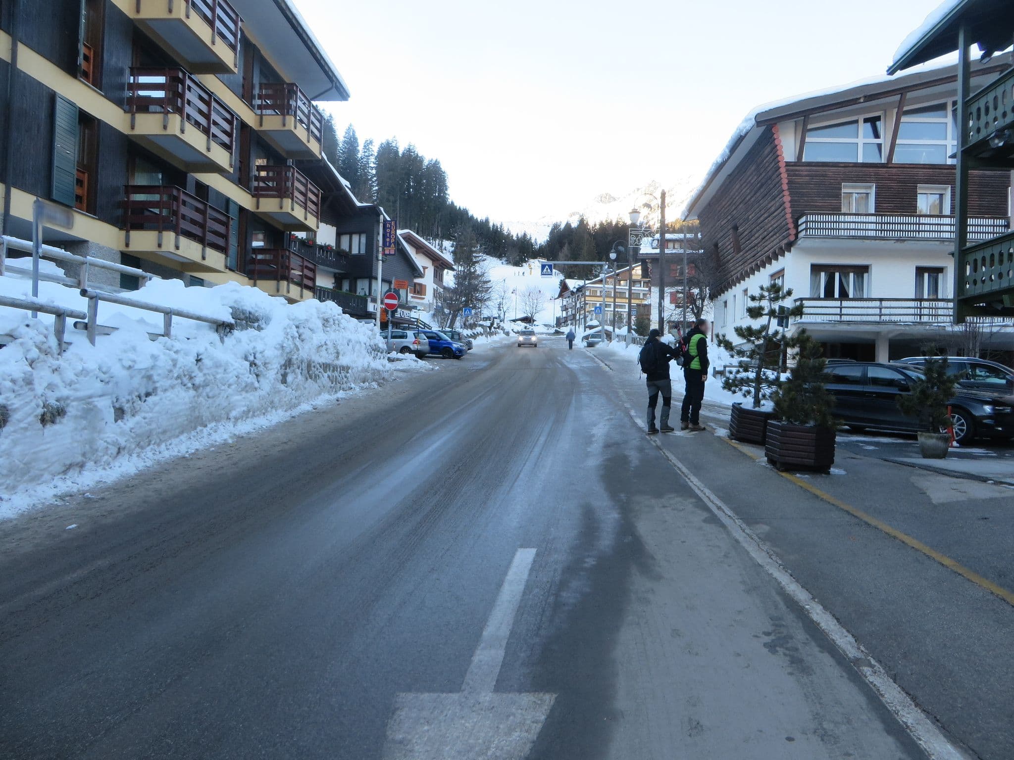 Street view near Zeni hotel, Pinzolo — © lary_fede (CC BY-SA · Mapillary)
