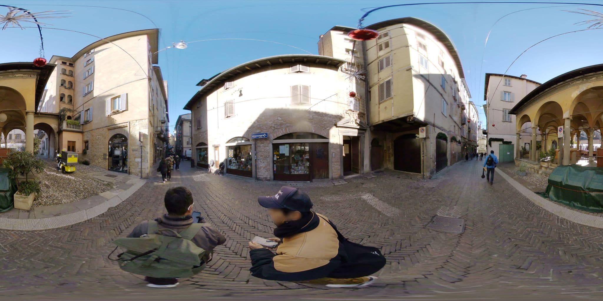 Street view near Albergo Agnello d'oro, Bergamo