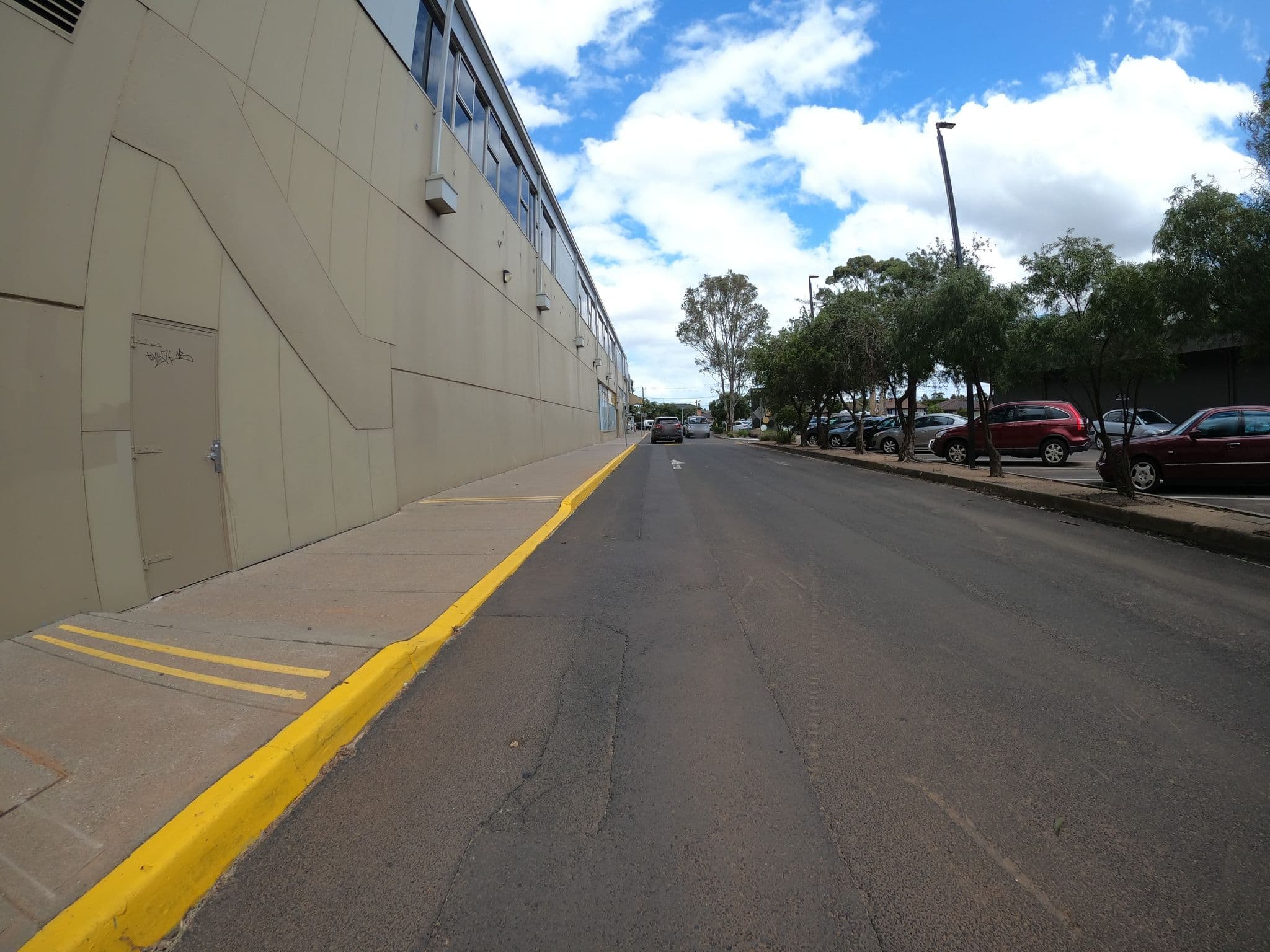 Street view near Gladstone Park Motel, Gladstone Park — © r33za (CC BY-SA · Mapillary)
