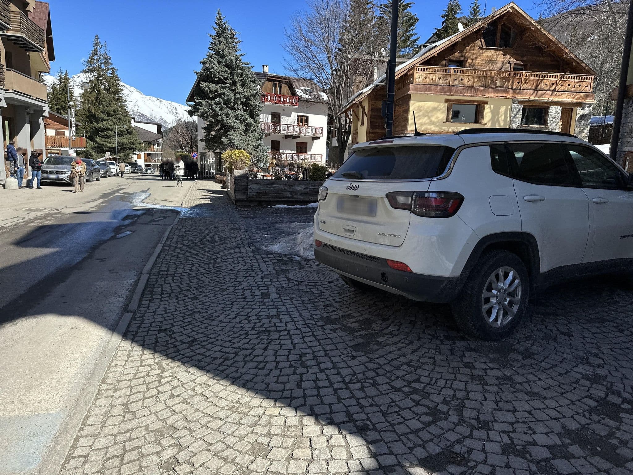 Street view near Hotel Villa Cary, Sauze d'Oulx — © RSTQ (CC BY-SA · Mapillary)