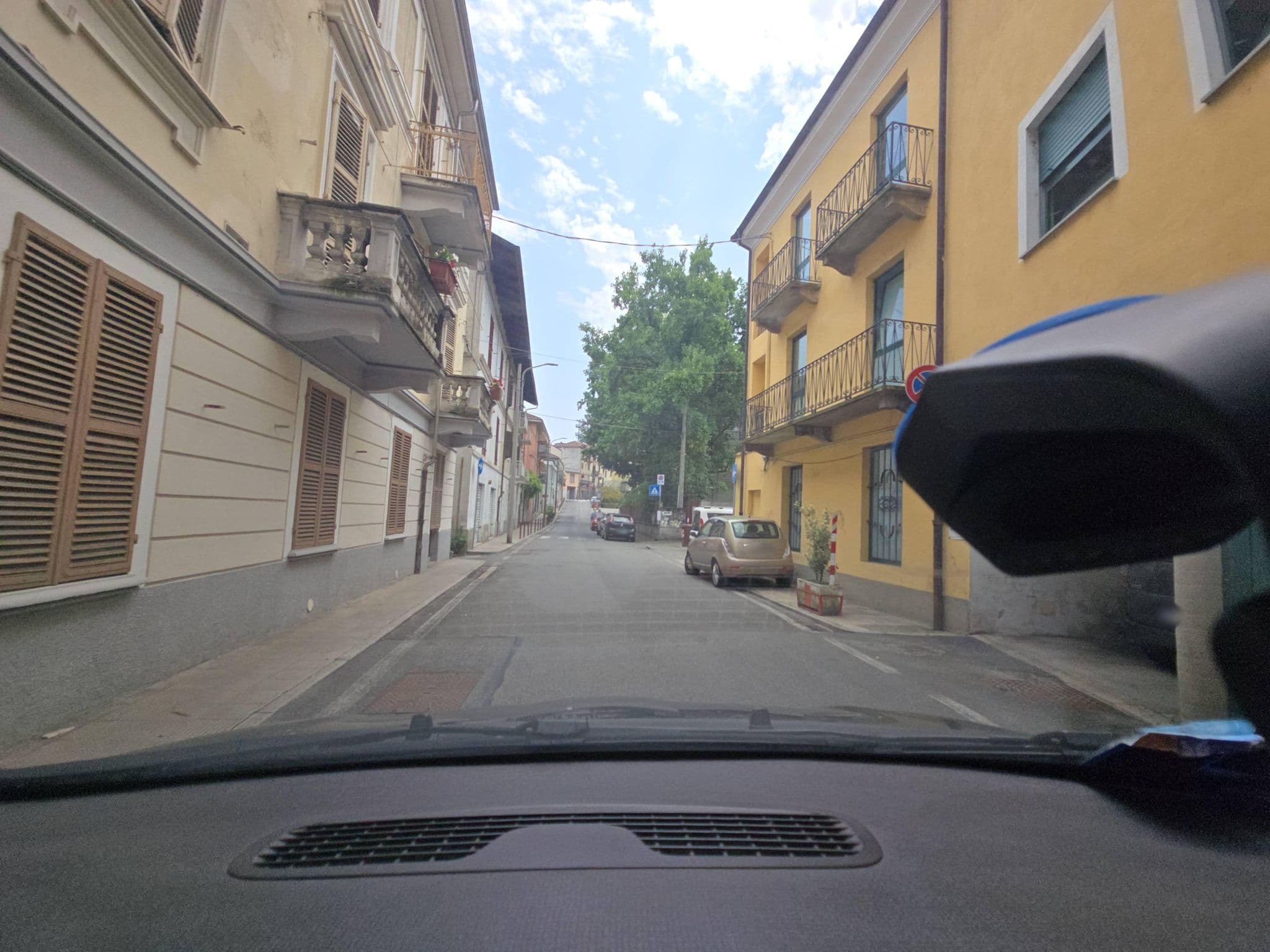 Street view near Ca di Rosy, Ivrea — © Aleh1771 (CC BY-SA · Mapillary)
