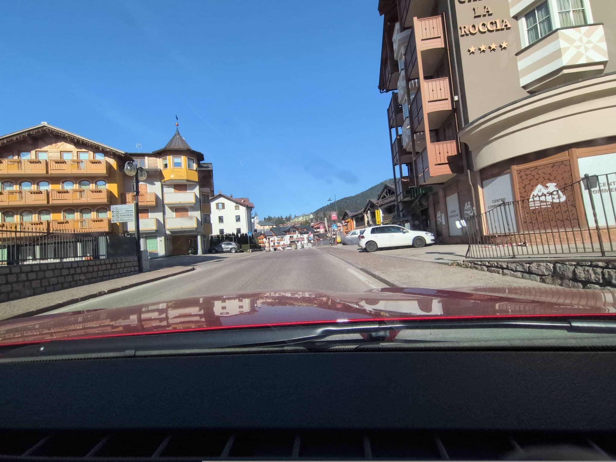 Street view near Hotel Garnì La Roccia, Andalo — © wolfsolver (CC BY-SA · Mapillary)
