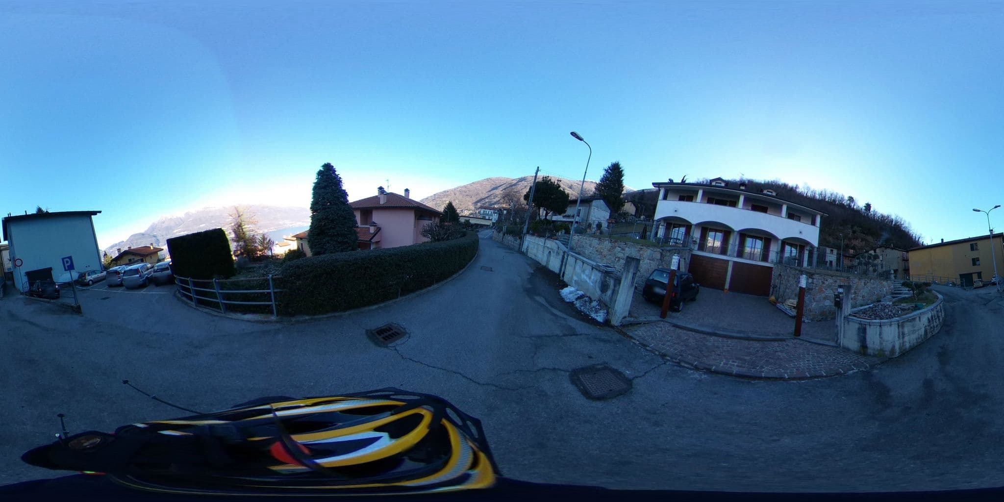 Street view near Blue House Apartements, Bellano — © kaitu (CC BY-SA · Mapillary)