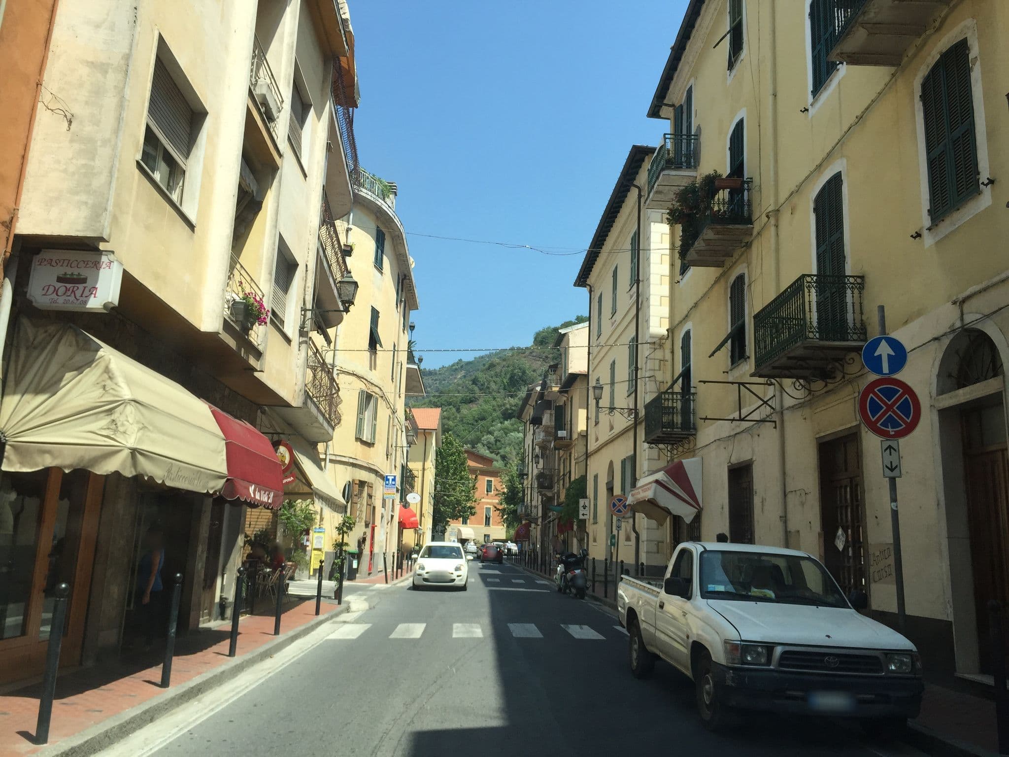 Street view near La tana del lupo, Dolceacqua — © jesolem (CC BY-SA · Mapillary)