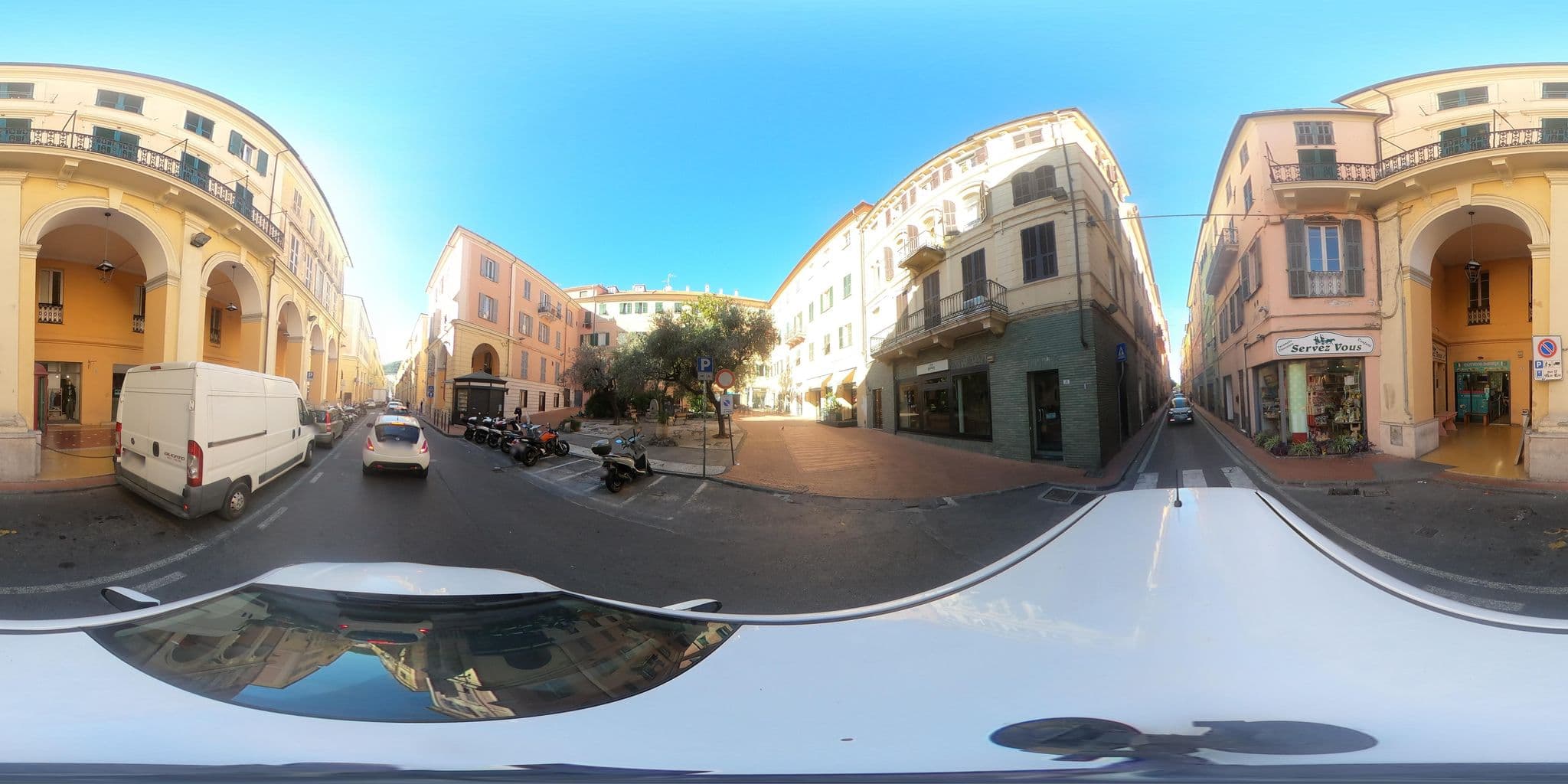 Street view near La Chiave Azzurra, Imperia — © LucianoC63 (CC BY-SA · Mapillary)