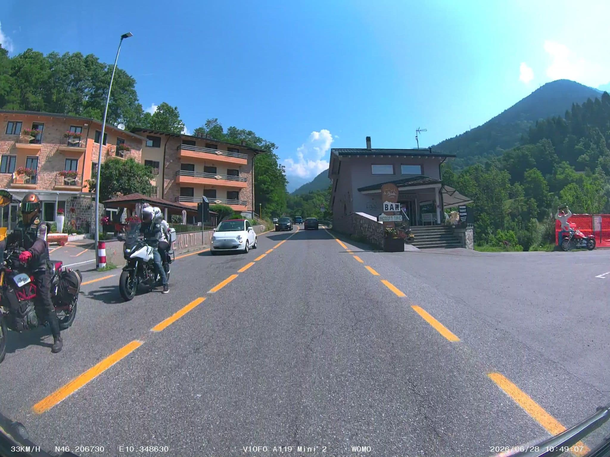 Street view near Albergo Iscla, Edolo — © soulcover (CC BY-SA · Mapillary)