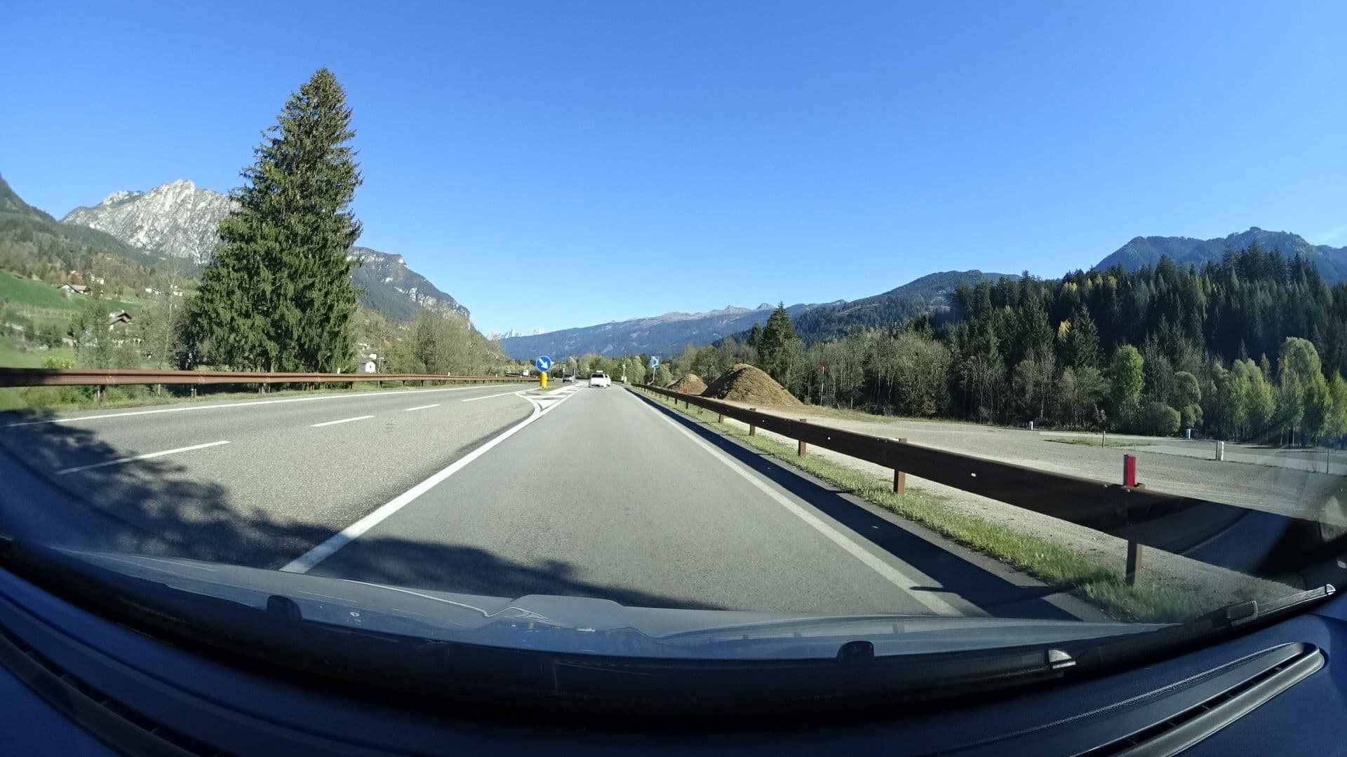 Street view near Area sosta camper Cermis, Cavalese — © sashazykov (CC BY-SA · Mapillary)