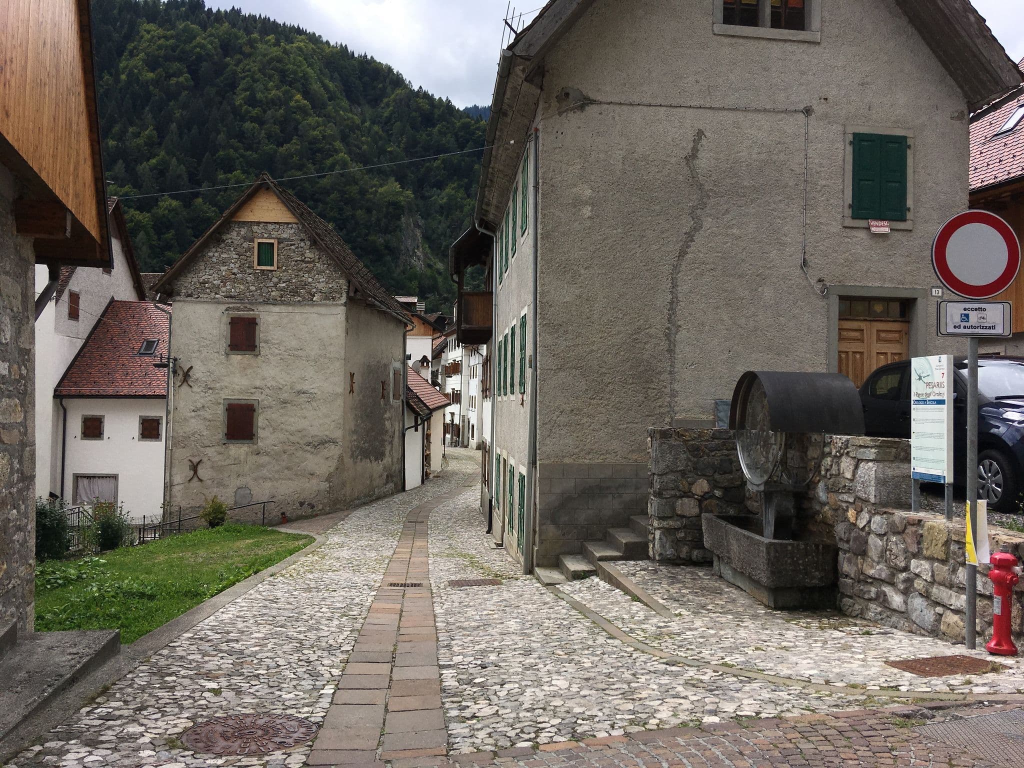 Street view near Dal Trop, Prato Carnico — © geow (CC BY-SA · Mapillary)