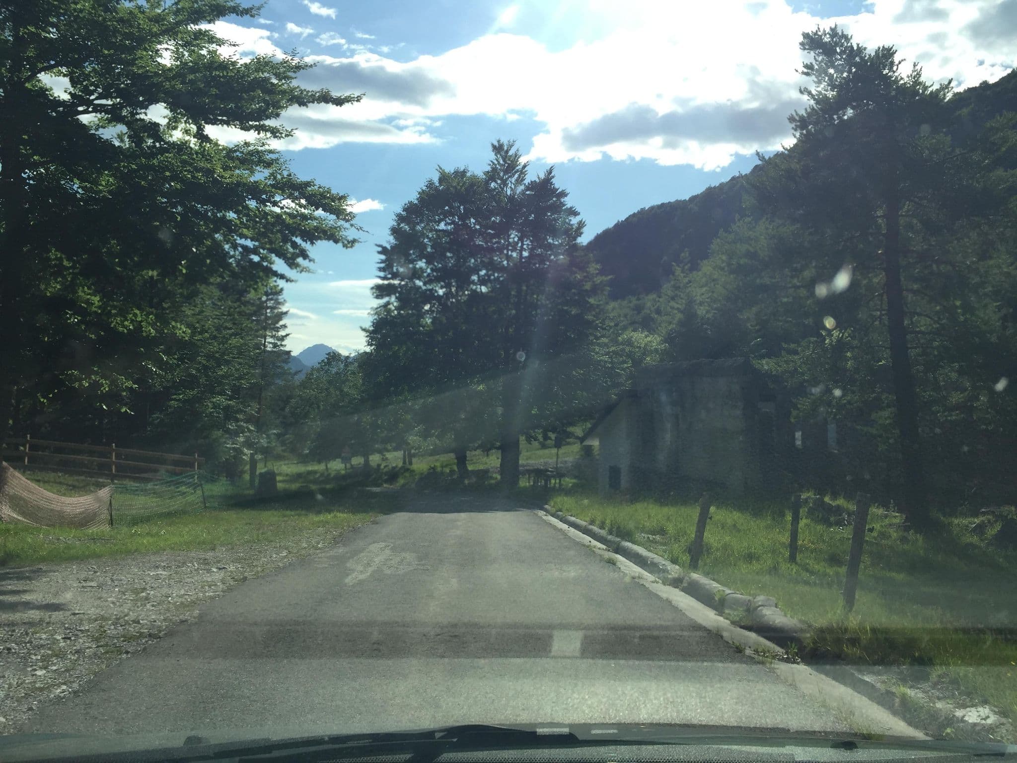 Street view near Locanda Ai due Pizzi, Pontebba — © igorzo (CC BY-SA · Mapillary)