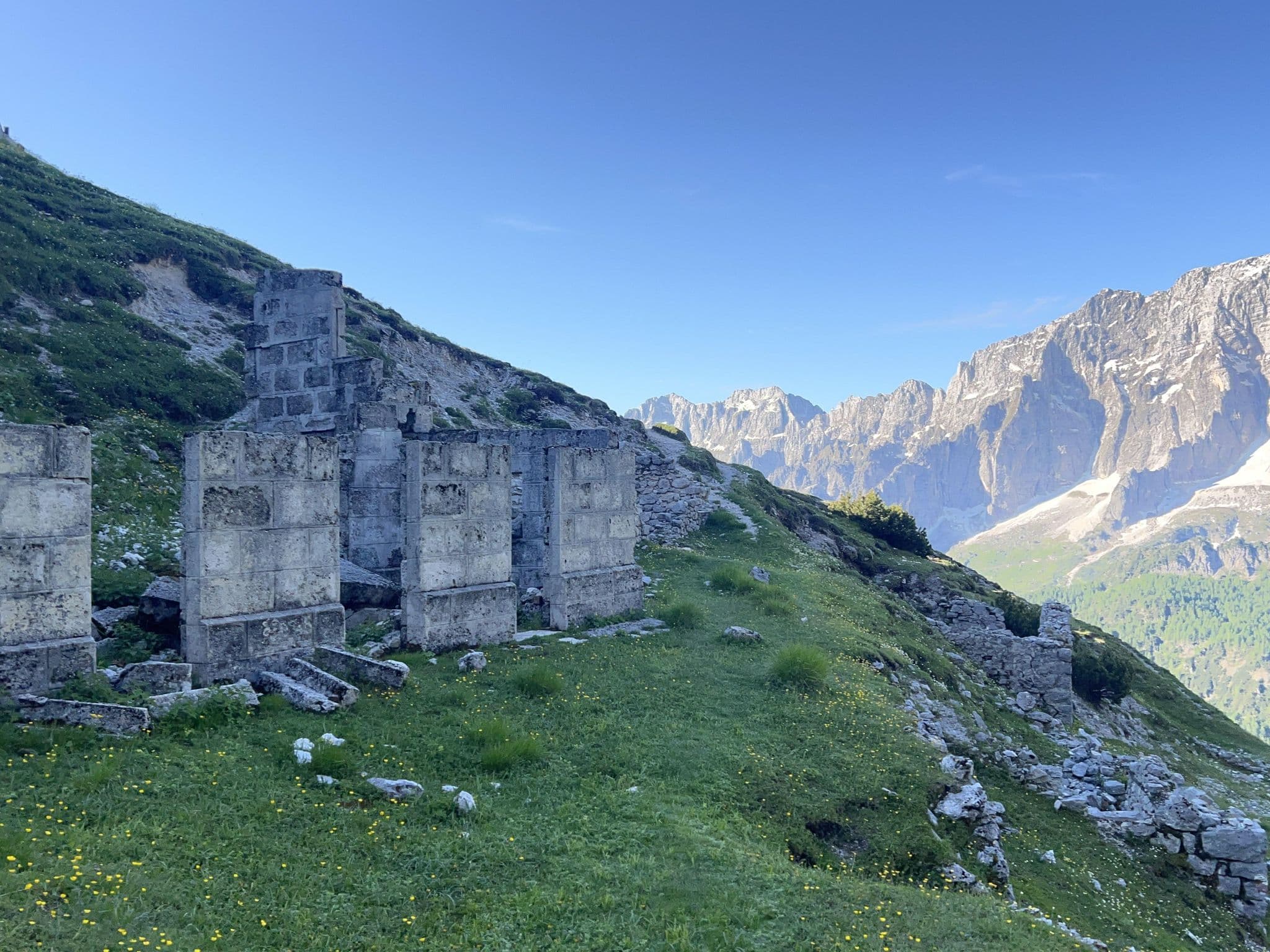 Street view near Ricovero Battaglione Alpini Gemona, Tarvisio — © igorzo (CC BY-SA · Mapillary)