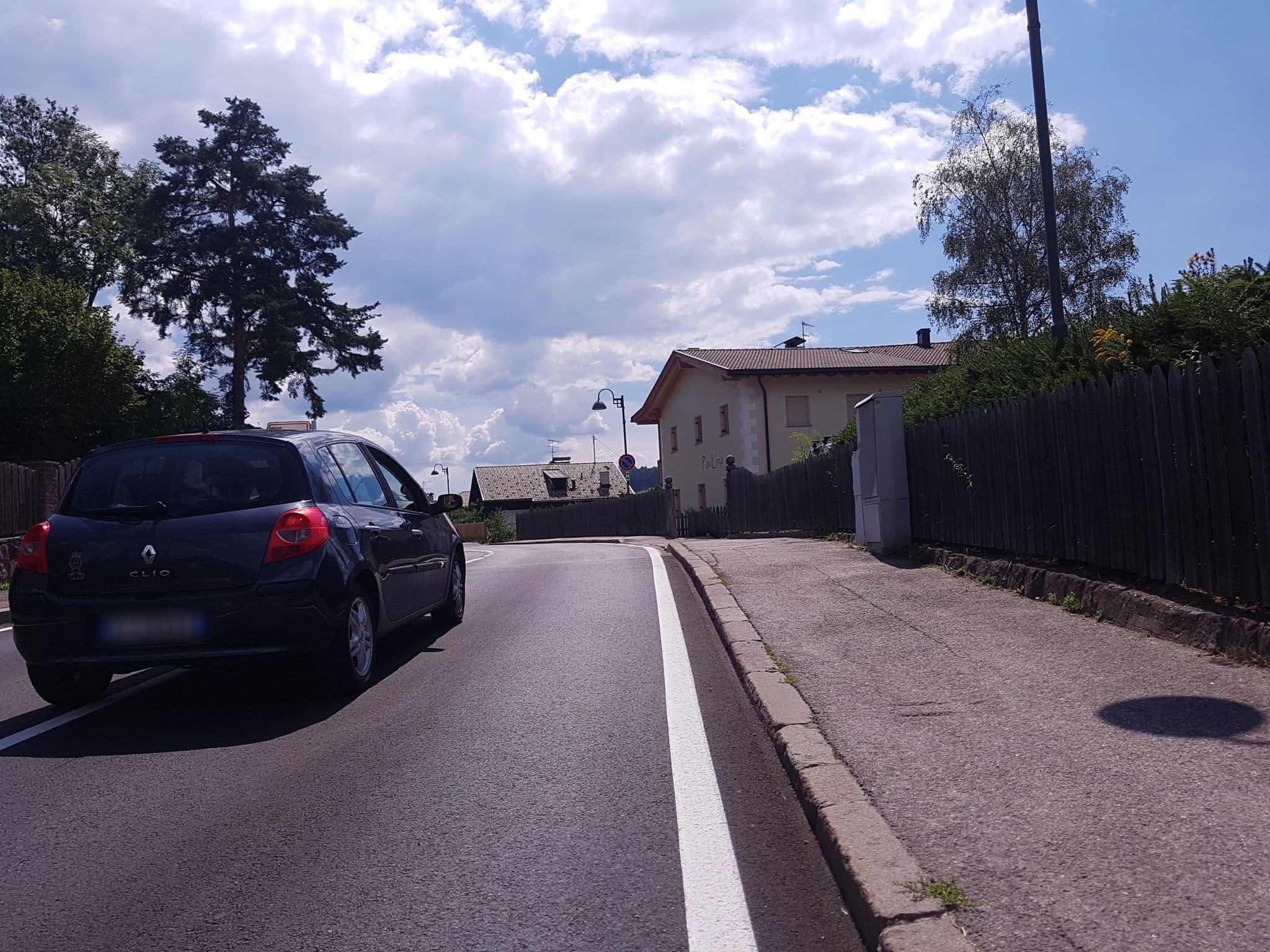 Street view near Geislerblick, Castelrotto — © houtari (CC BY-SA · Mapillary)