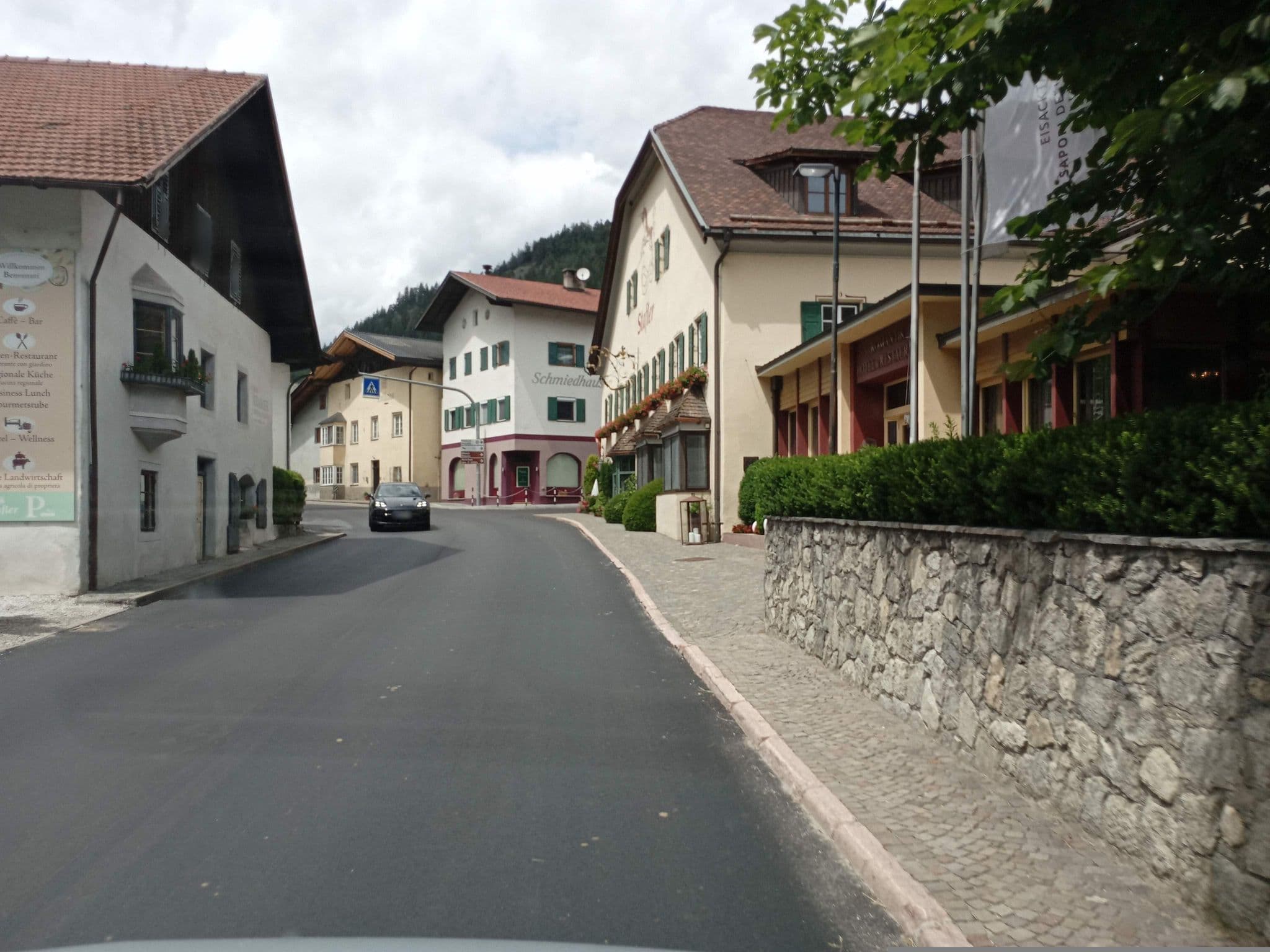 Street view near Romantik Hotel Stafler, Vipiteno — © atze02 (CC BY-SA · Mapillary)
