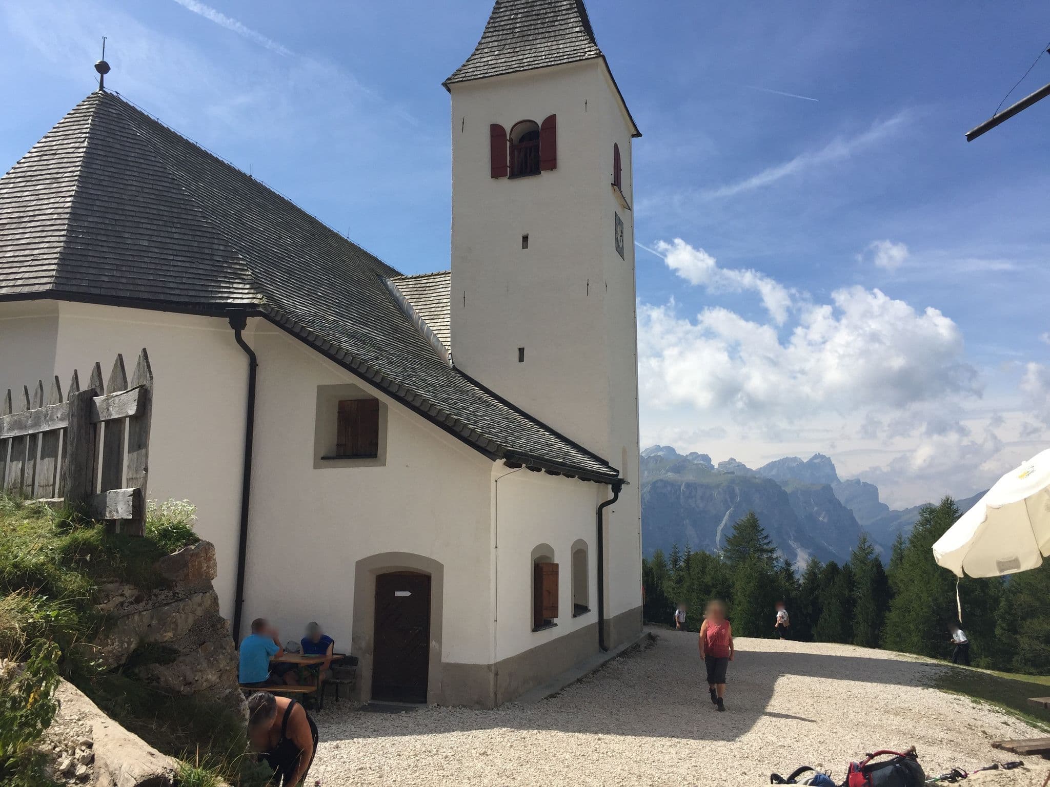 Street view near Heiligkreuz-Hospitz, La Valle - Wengen — © mapillary_service (CC BY-SA · Mapillary)