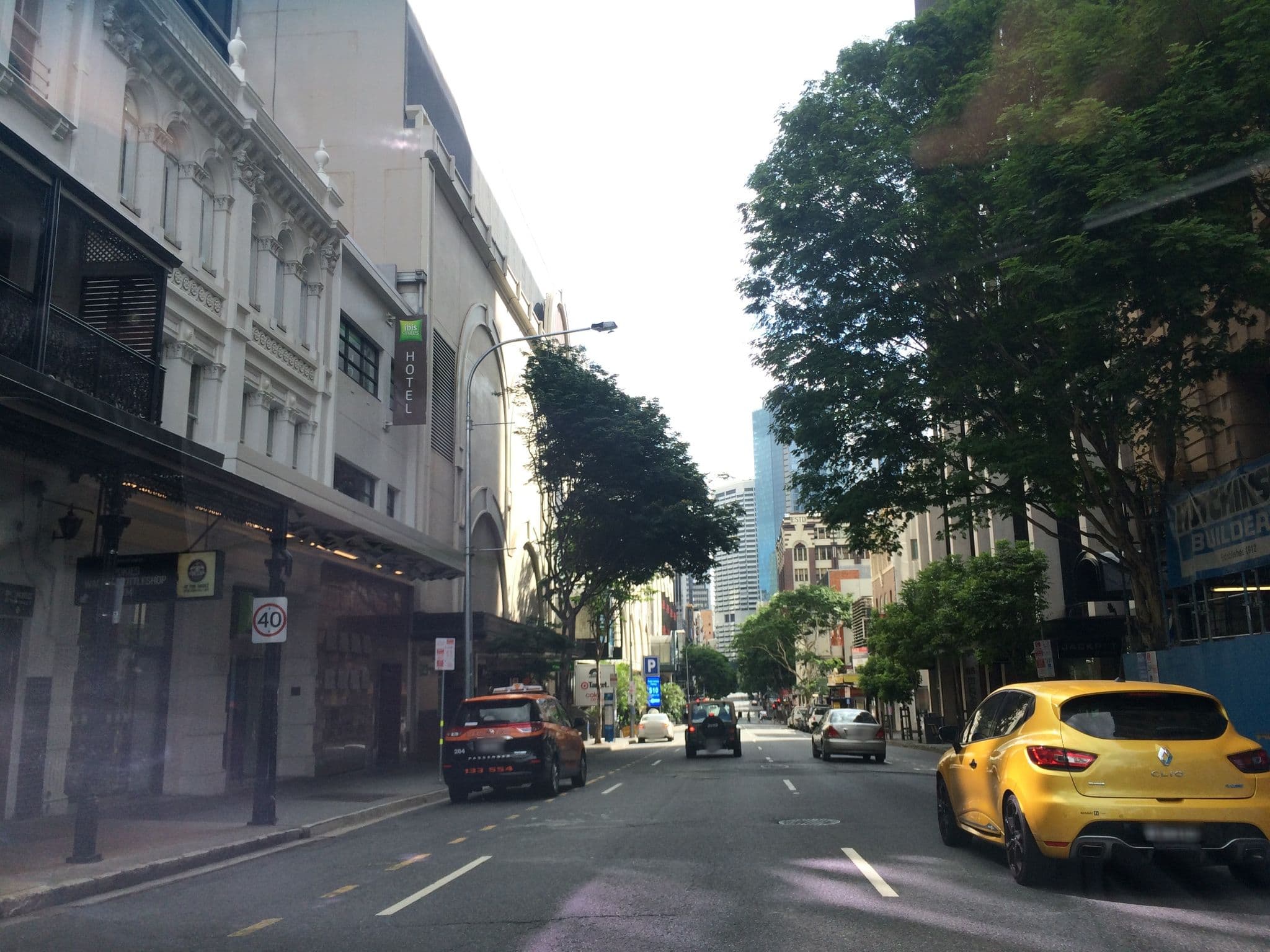 Street view near Ibis Styles Hotel, Brisbane central business district — © hoylen (CC BY-SA · Mapillary)