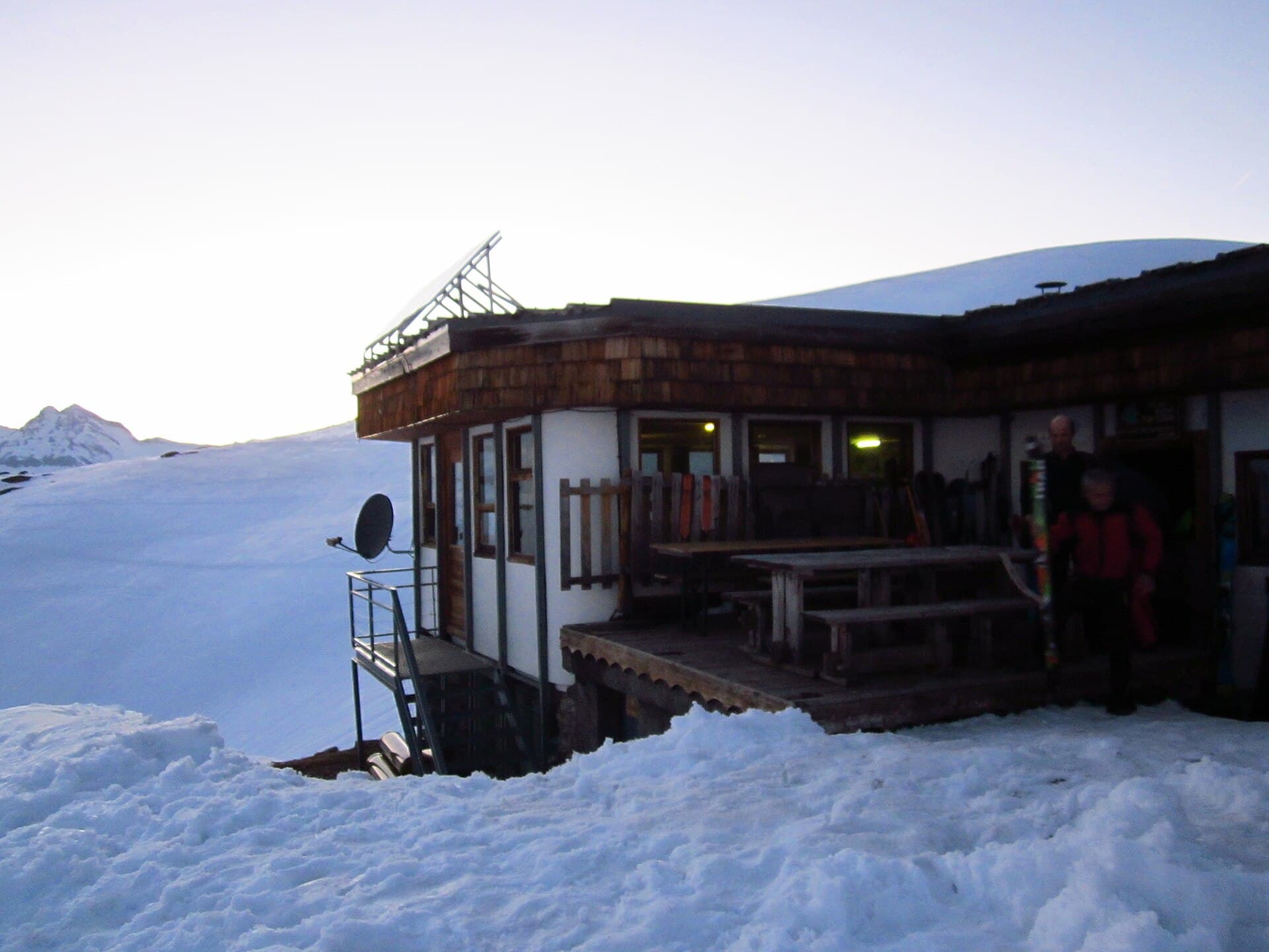 Refuge des Évettes (via Wikimedia Commons, CC BY-SA 4.0)