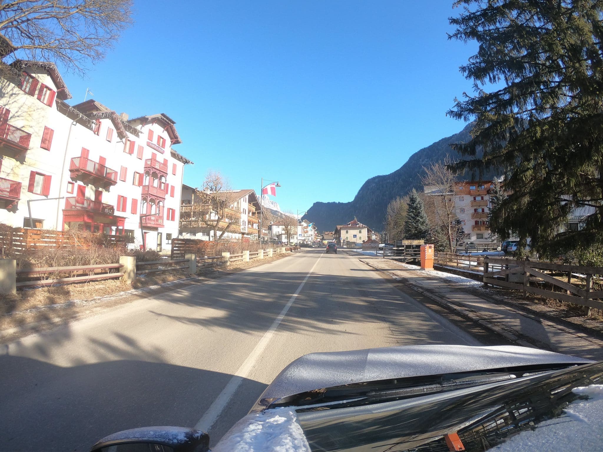 Street view near Albergo Piaz, Pozza di Fassa — © chrisbeddow (CC BY-SA · Mapillary)