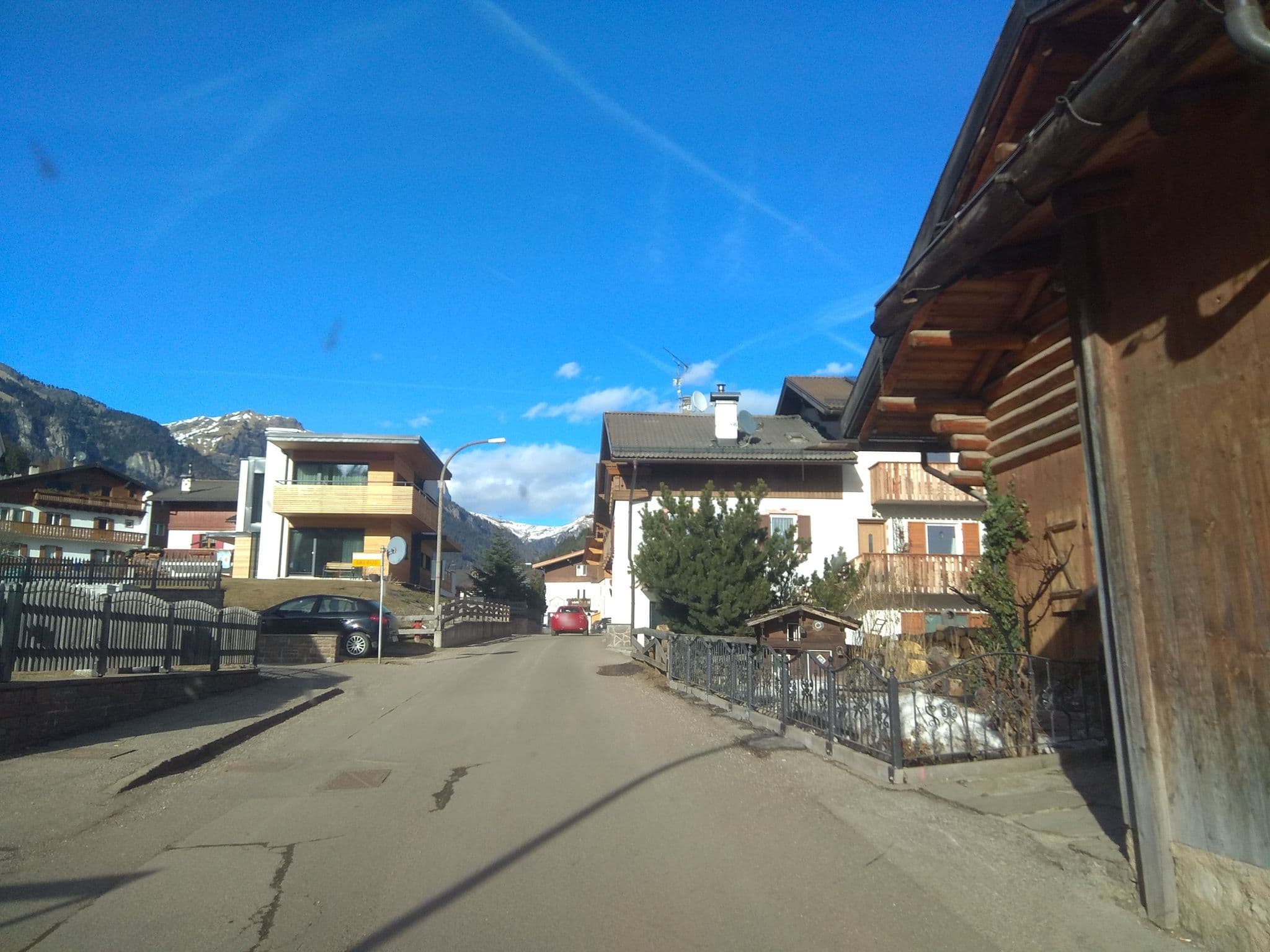 Street view near Picola Majon, Pozza di Fassa — © silviopen (CC BY-SA · Mapillary)
