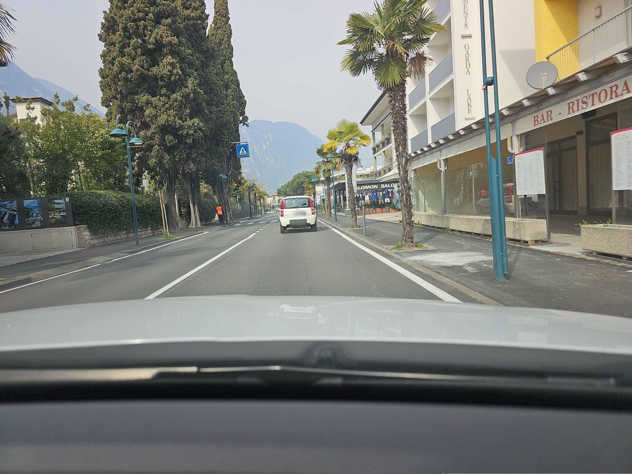 Street view near Hotel Rialto, Riva del Garda — © Schmarvis (CC BY-SA · Mapillary)