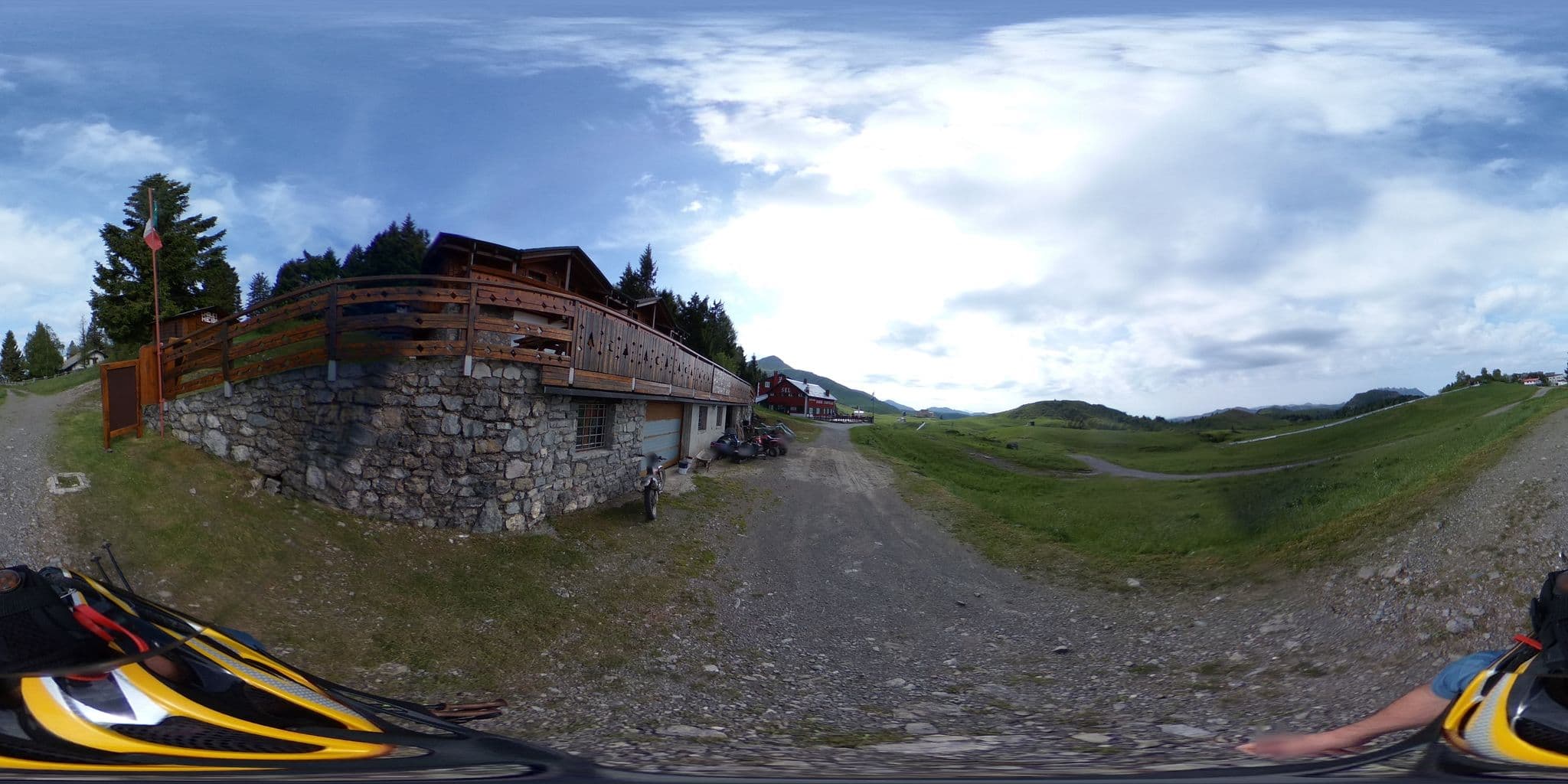 Street view near Baita della Luna, Barzio — © kaitu (CC BY-SA · Mapillary)