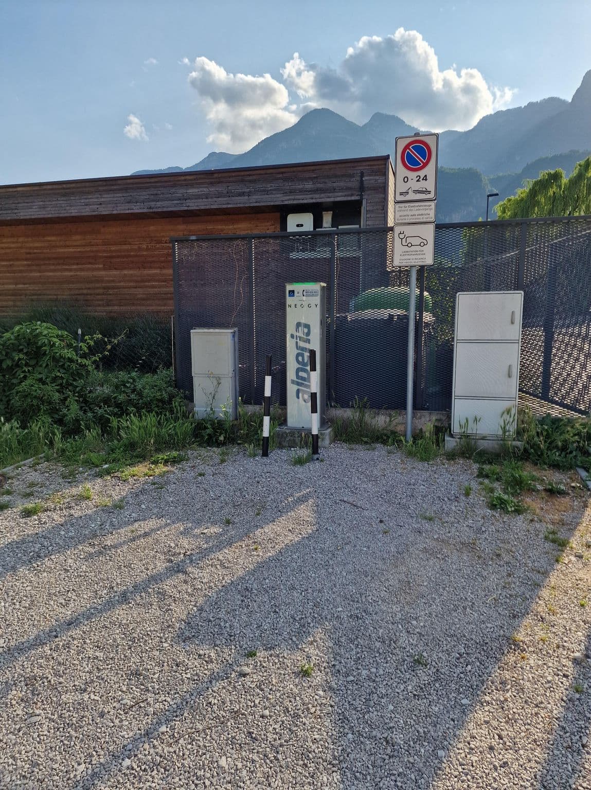 Street view near Wohnmobilstellplatz Morandell, Caldaro sulla Strada del Vino — © santon (CC BY-SA · Mapillary)