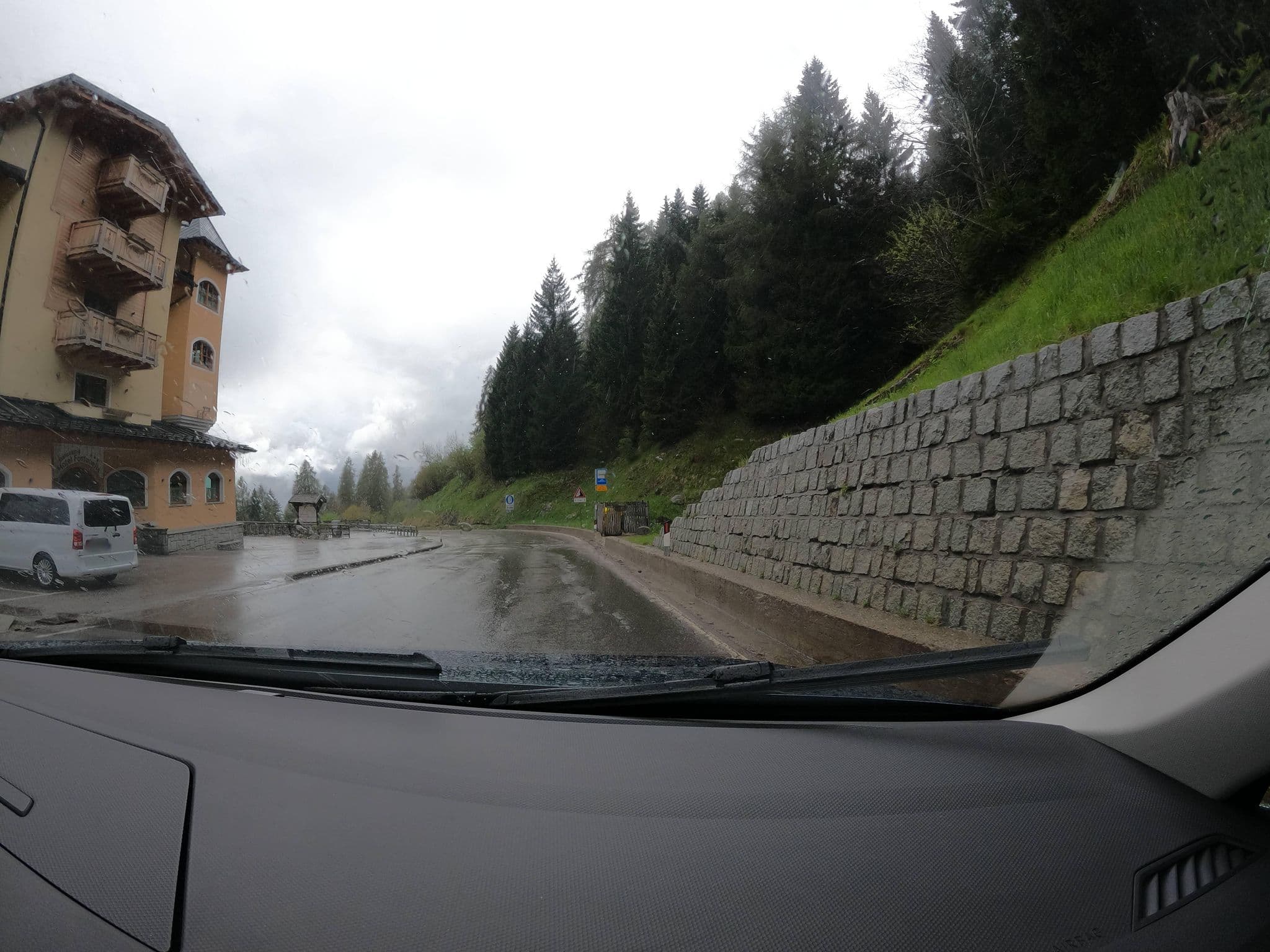Street view near Panorama Hotel Fontanella, Pinzolo — © borovac (CC BY-SA · Mapillary)