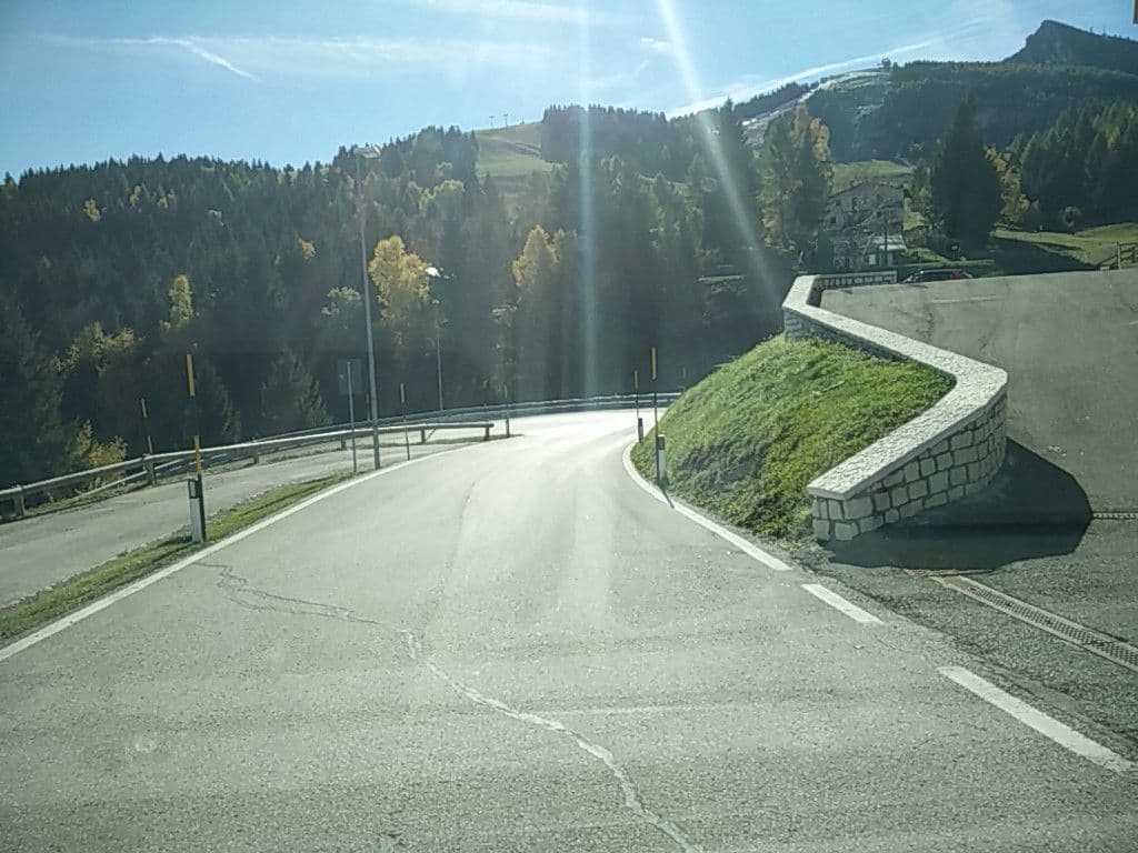 Street view near Hotel Norge, Ravina — © joostjakob (CC BY-SA · Mapillary)