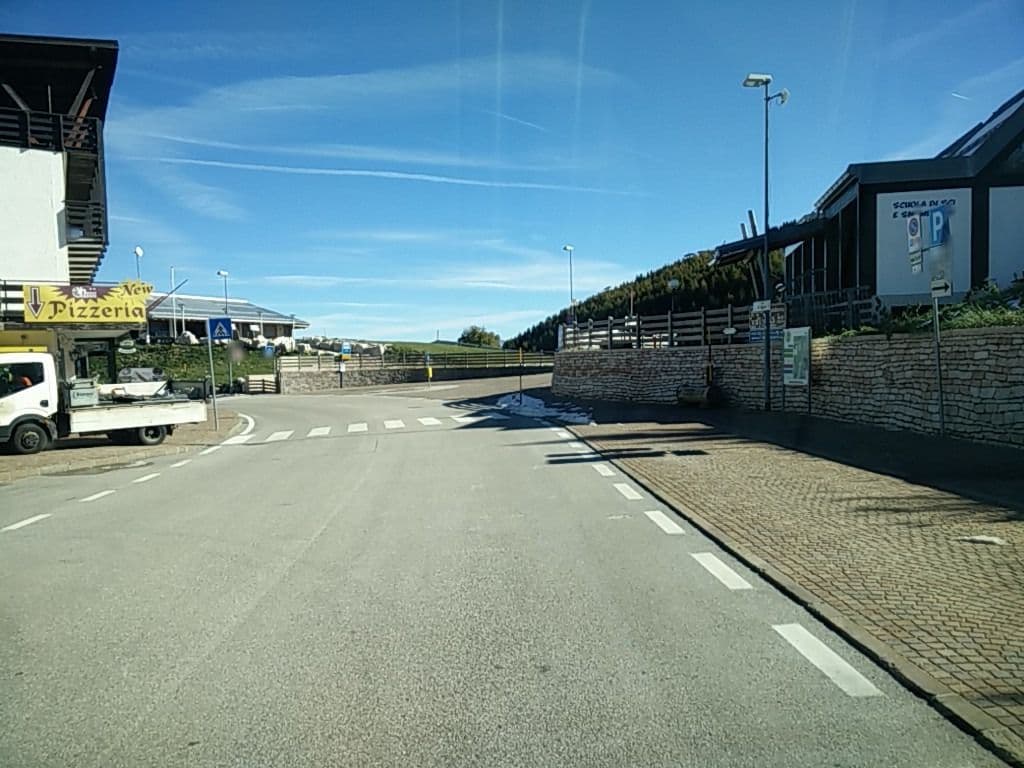 Street view near Hotel Vason, Ravina — © joostjakob (CC BY-SA · Mapillary)