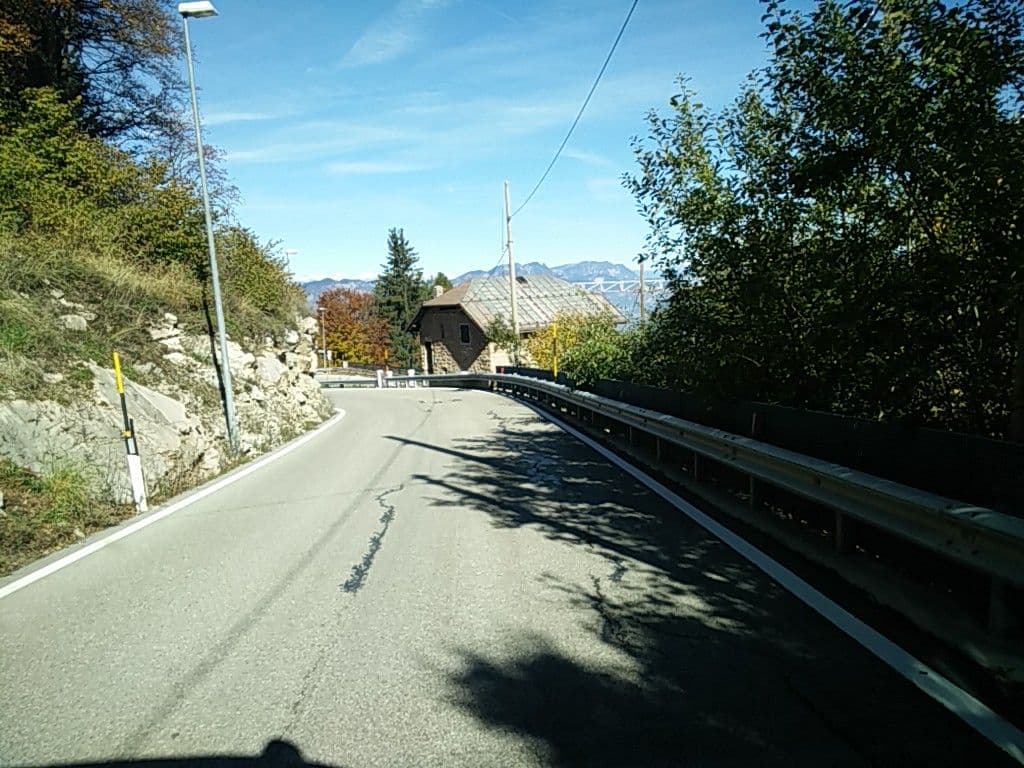 Street view near Hotel Augustus, Ravina — © joostjakob (CC BY-SA · Mapillary)