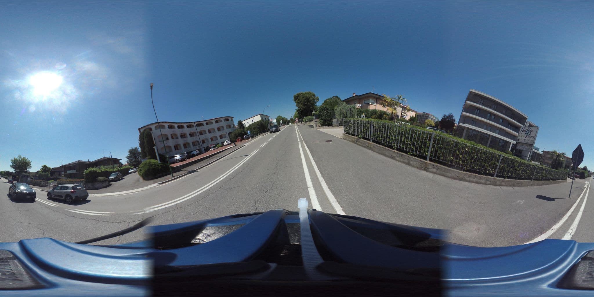 Street view near Hotel Bella Peschiera, Peschiera del Garda — © giubar (CC BY-SA · Mapillary)