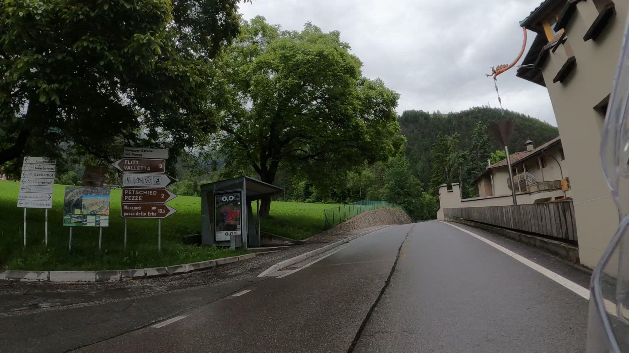 Street view near Hotel Bergschlössl, Luson - Luesen — © crami (CC BY-SA · Mapillary)
